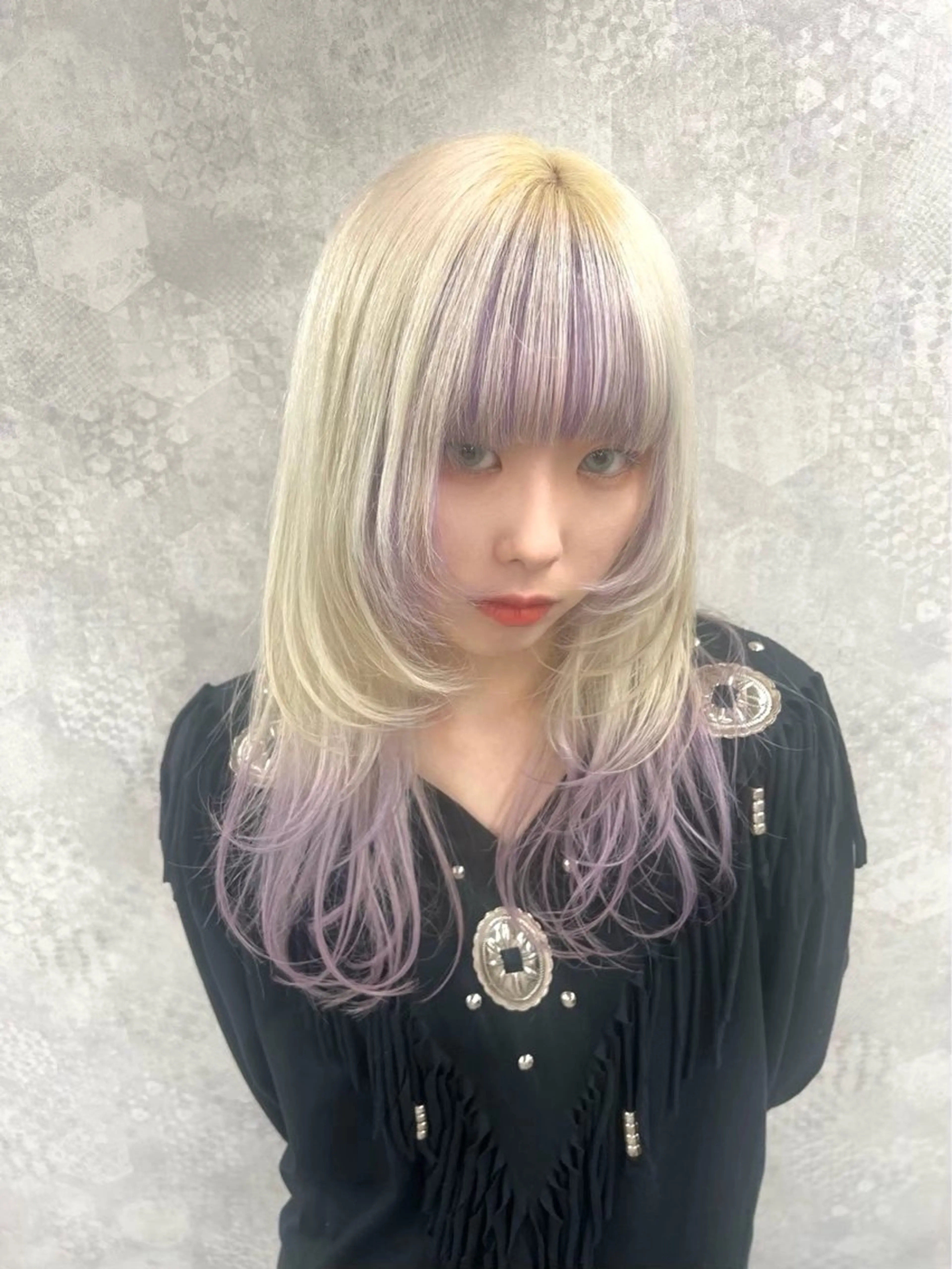 カラー カット 🦋ハイトーン×ア レンジ💫Leenaのヘアスタイル