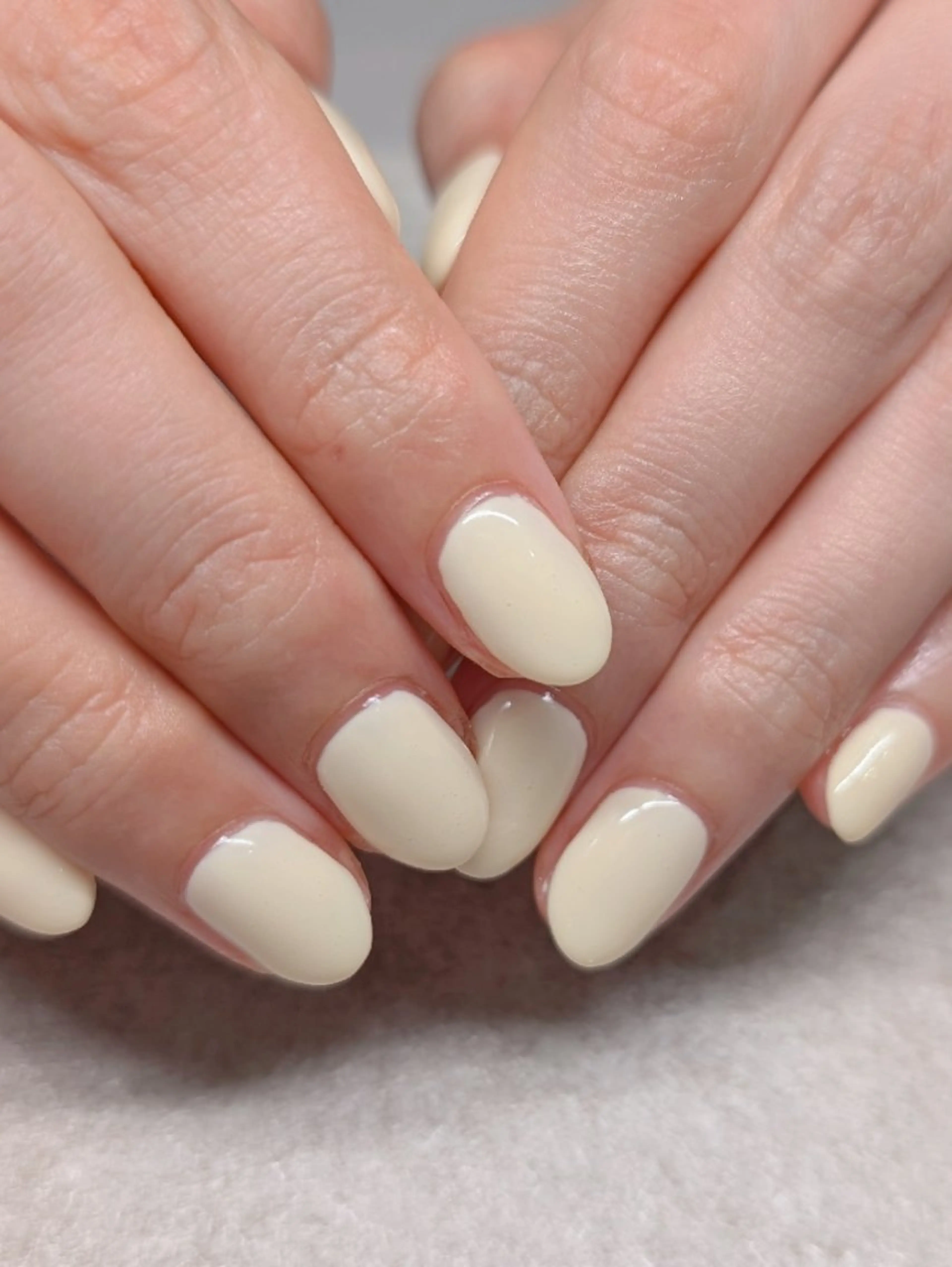 ネイル 黄色 FIKA 折戸のネイルデザイン