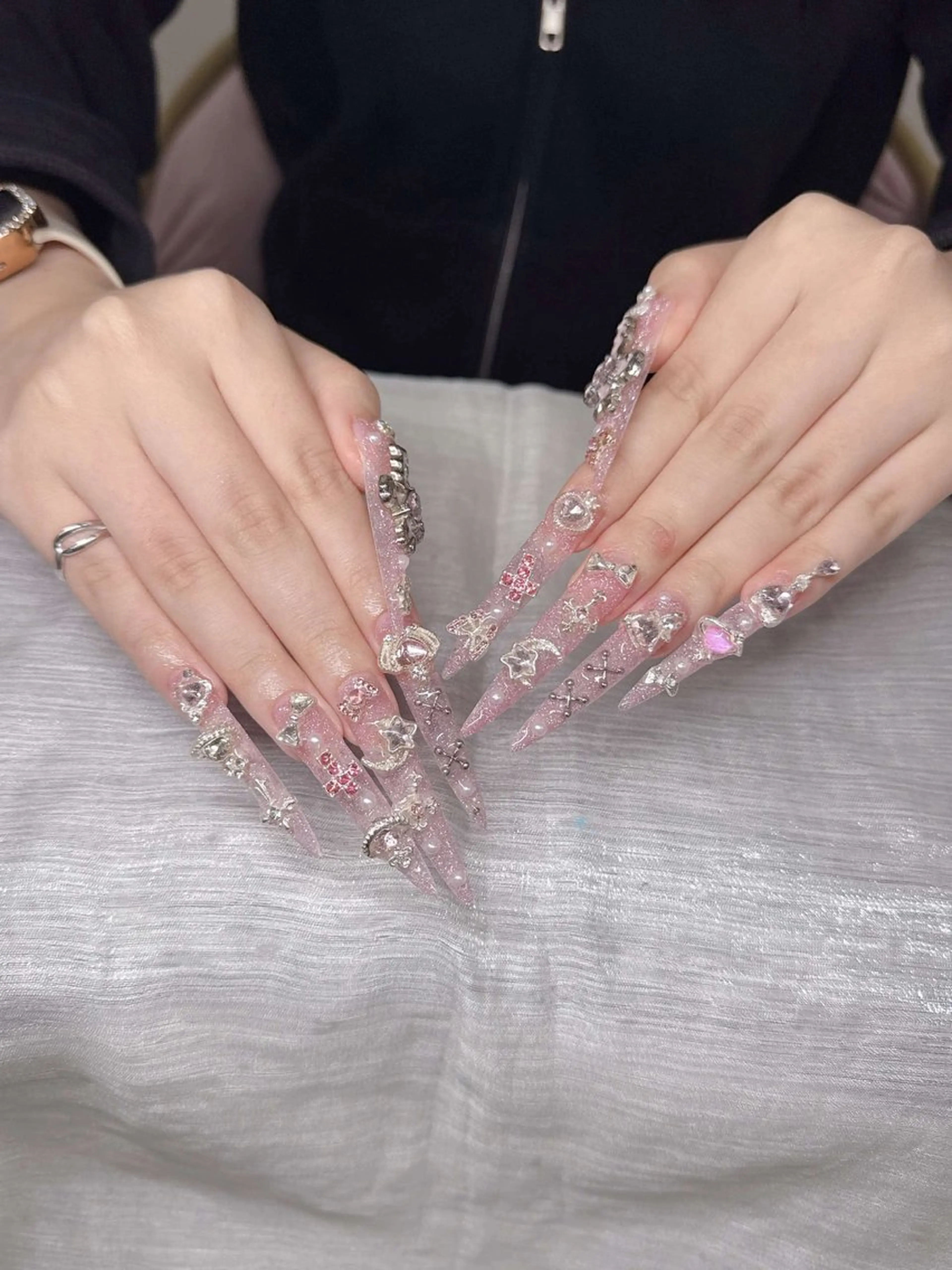 ネイル 長さ出し グラデーション 卒業式 キラキラネイル マグネットネイル ハンドネイル Lee Nailsのネイルデザイン