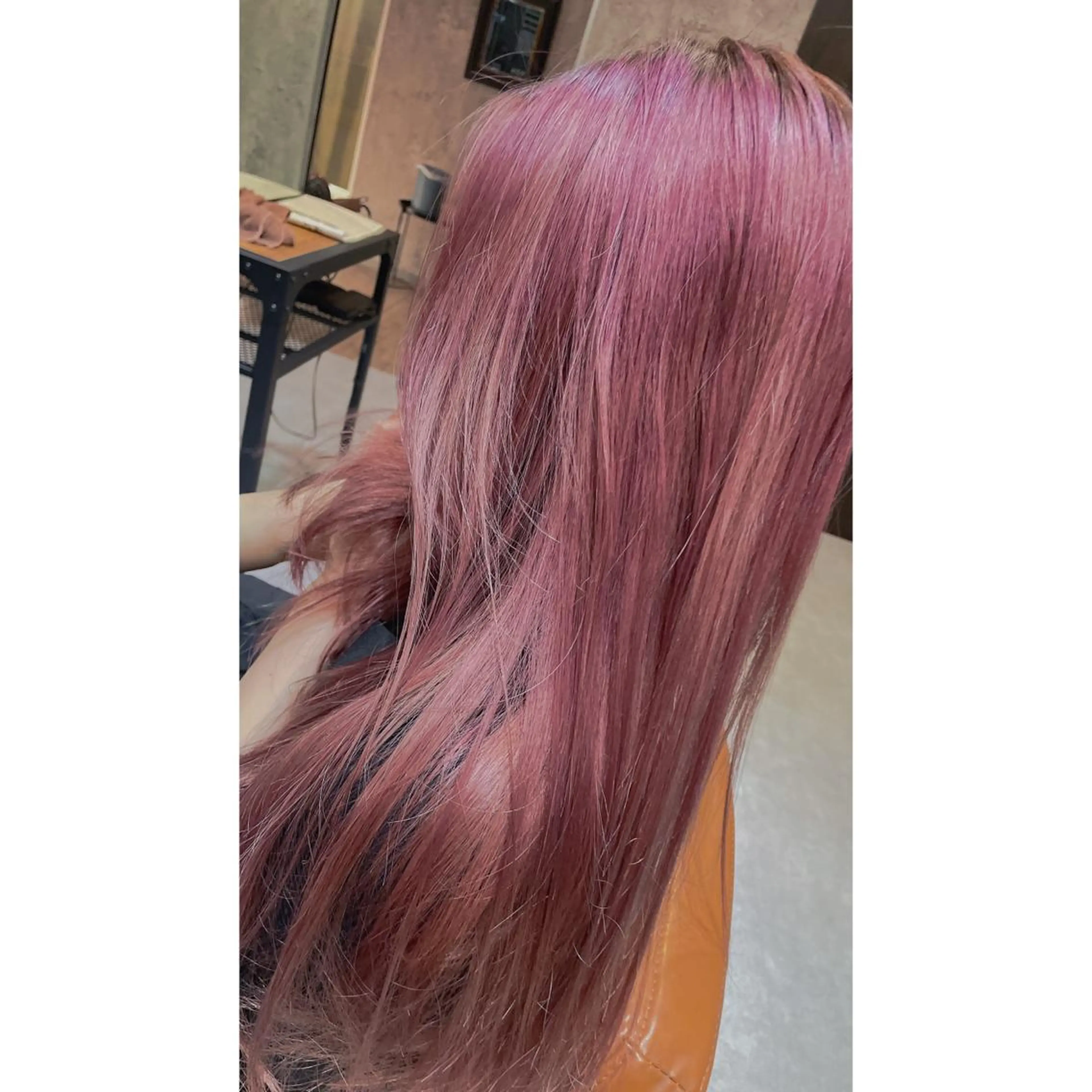 ロング カラー ハイトーンカラー ピンクカラー ロング トリートメント カット トリートメント AGATES所属・齊藤 賢祐のヘアスタイル