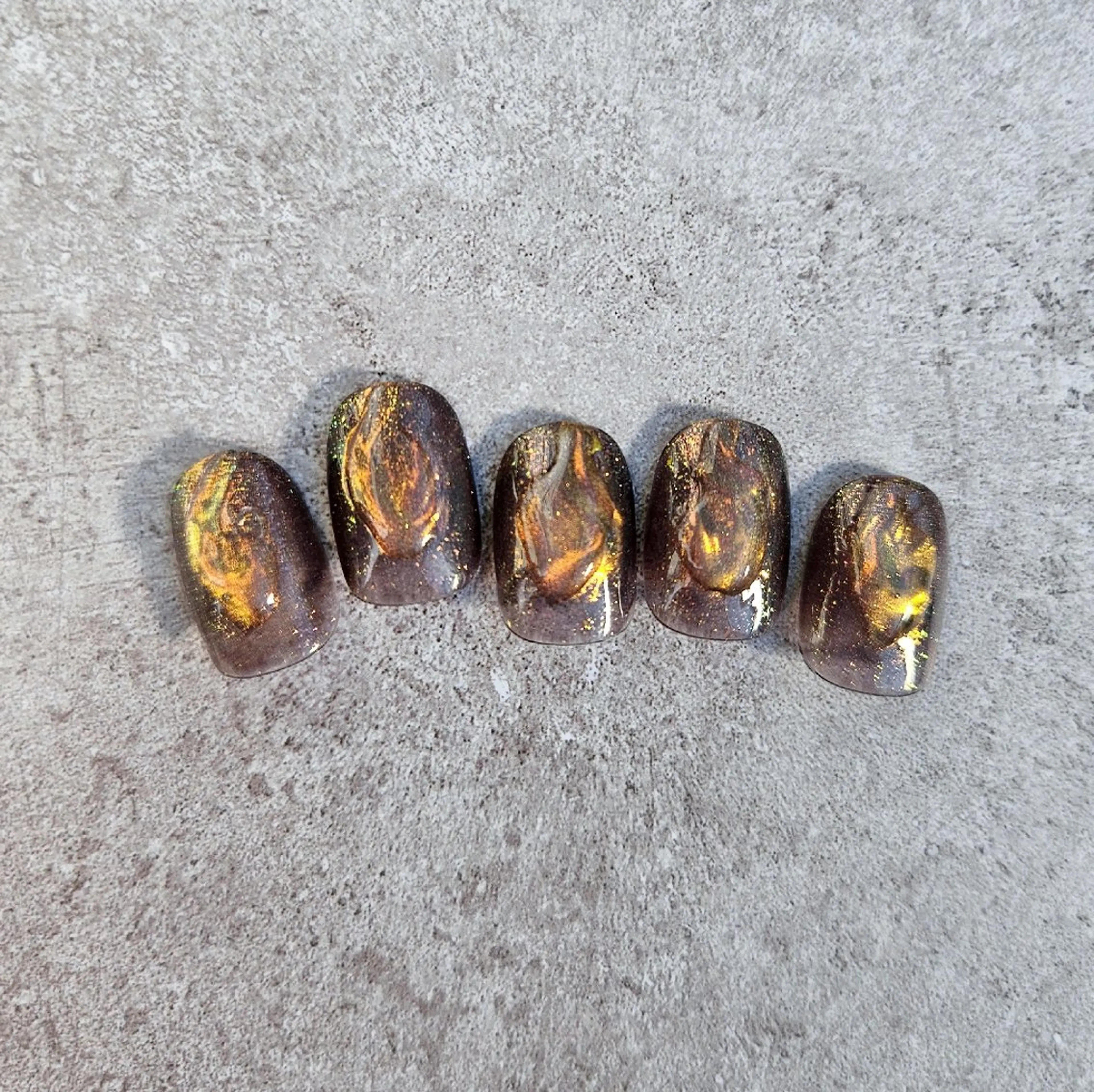 ネイル オーロラネイル ジェルネイル キラキラネイル マグネットネイル ニュアンスネイル ハンドネイル Nailsalon manoのネイルデザイン