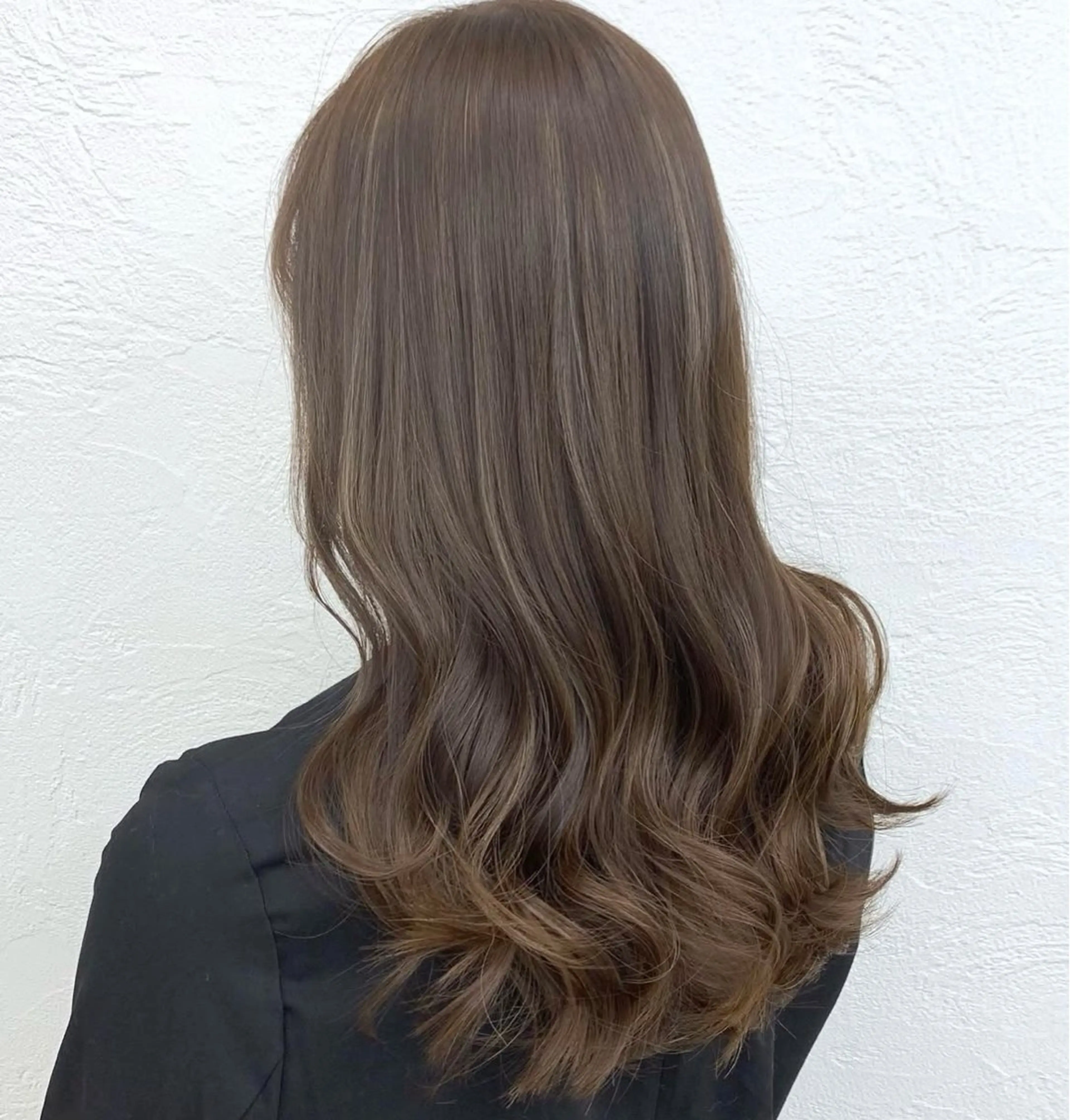 カラー 淺井 子寿々のヘアスタイル