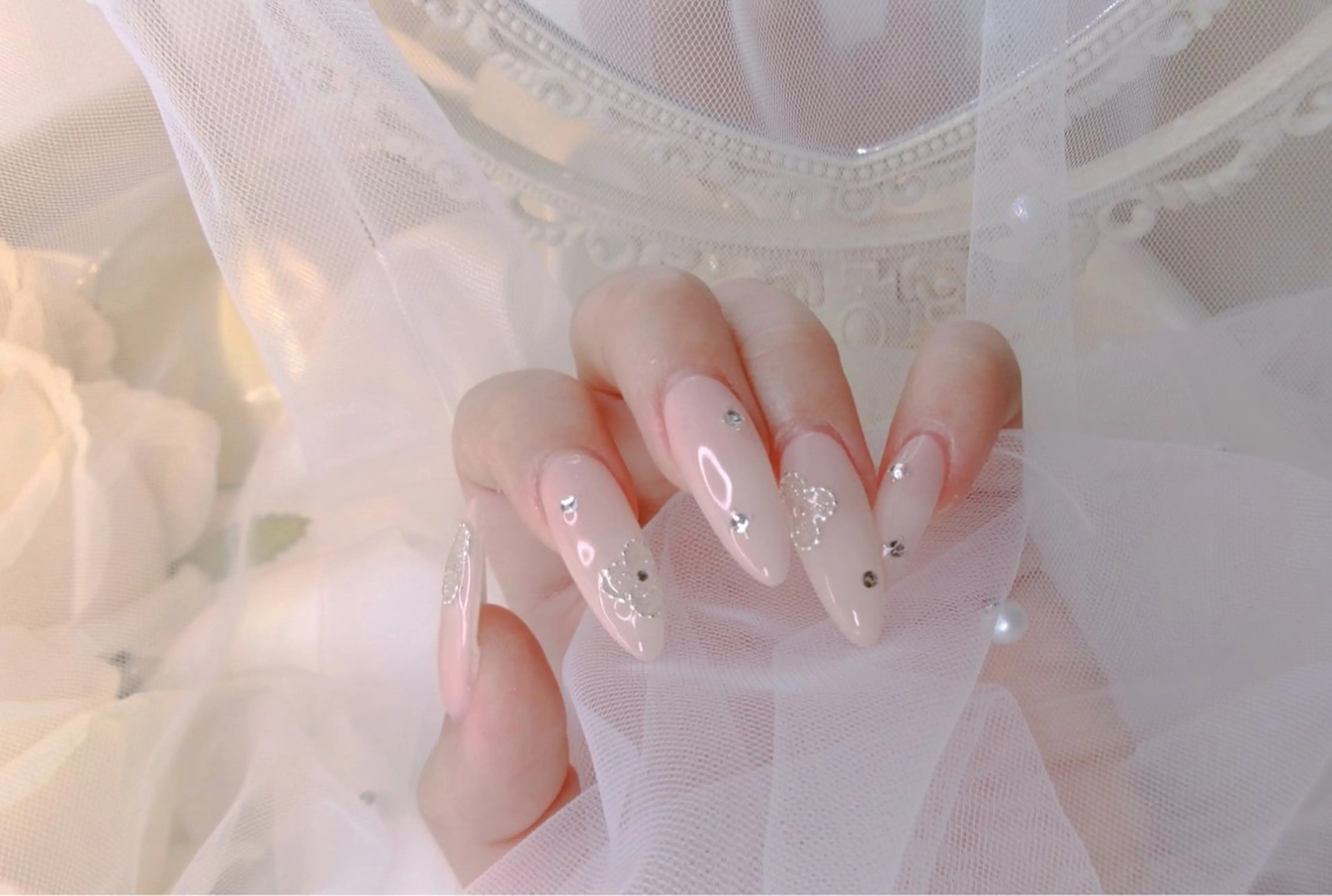 ネイル ハンドネイル ハンドケア Luneil VIP Deskのネイルデザイン