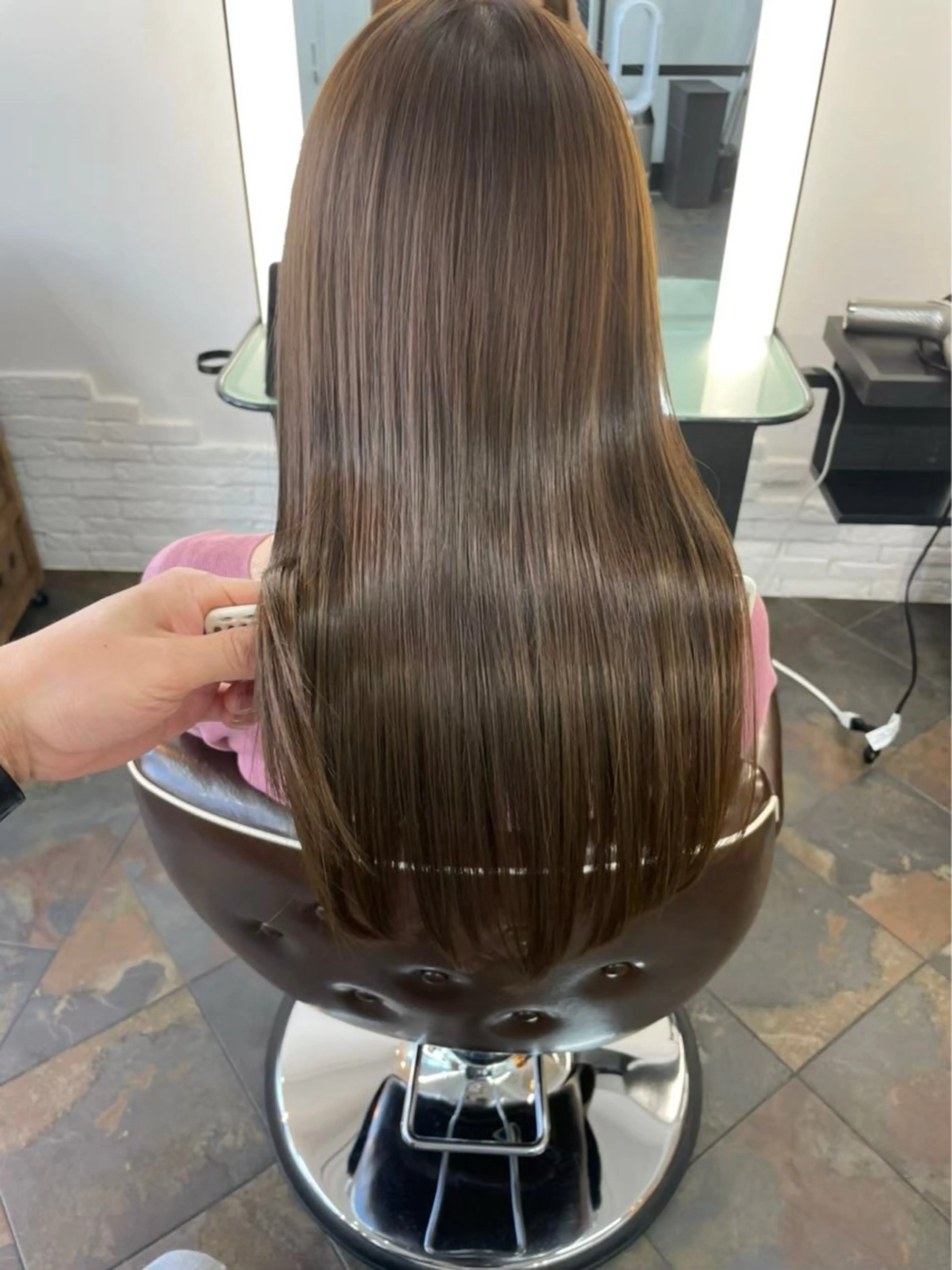 ロング カラー ベージュカラー ブリーチ 透明感カラー イルミナカラー オリーブベージュ ✨髪質改善✨原宿 えのもと　はなのヘアスタイル