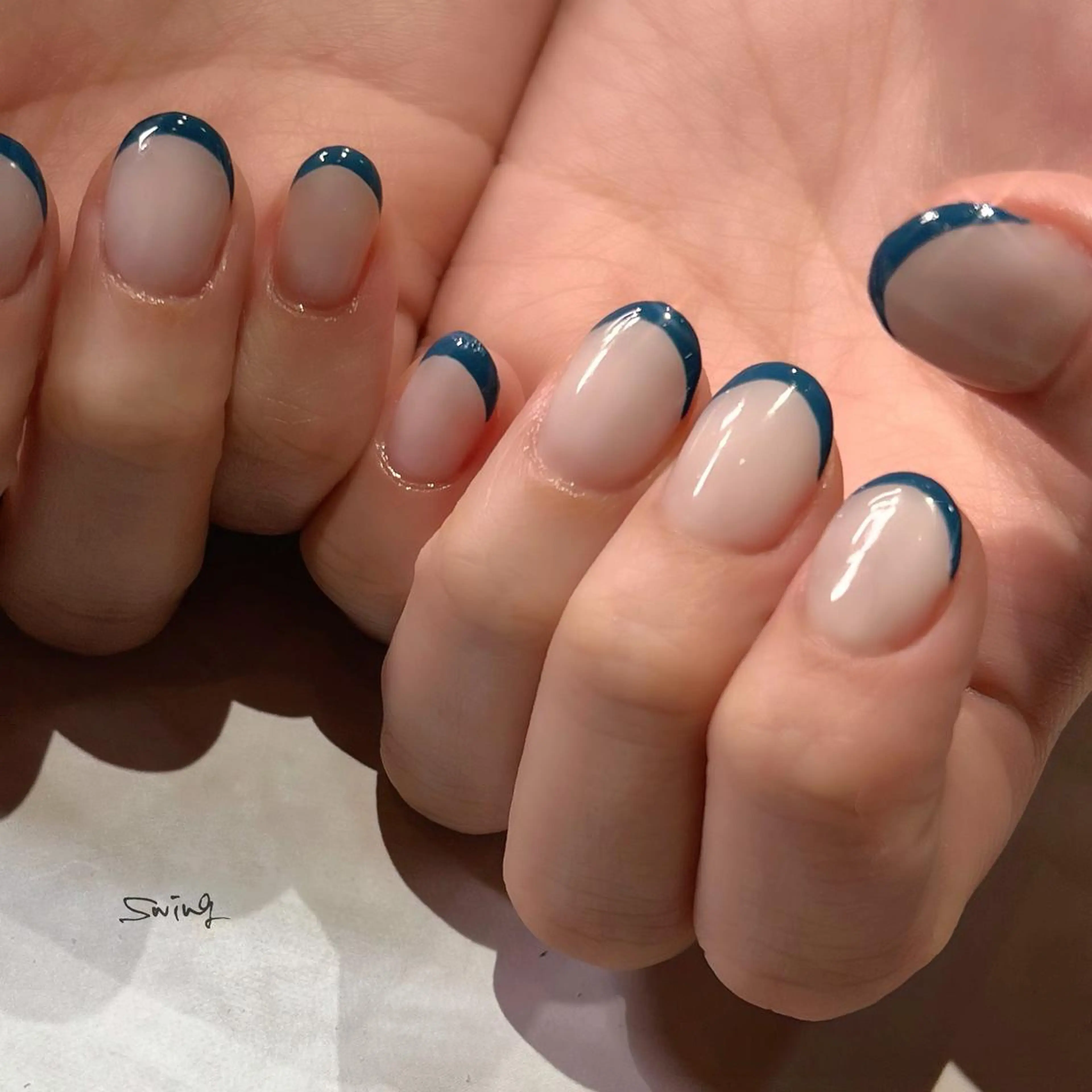 ネイル フレンチネイル ネイビー ハンドネイル SWING Nail Salon所属・Yoshida Takakoのネイルデザイン