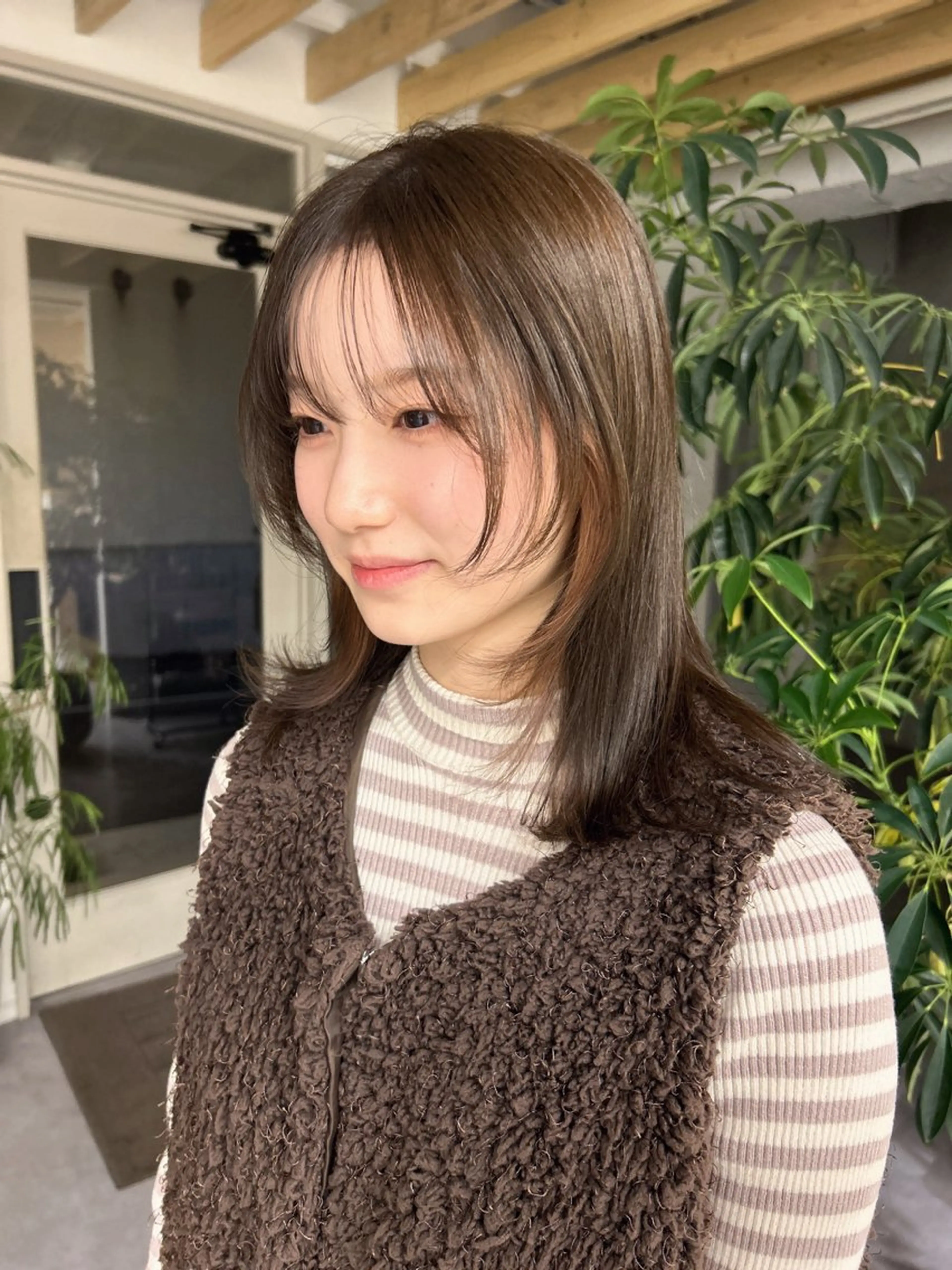 セミロング カット ayu omochaのヘアスタイル