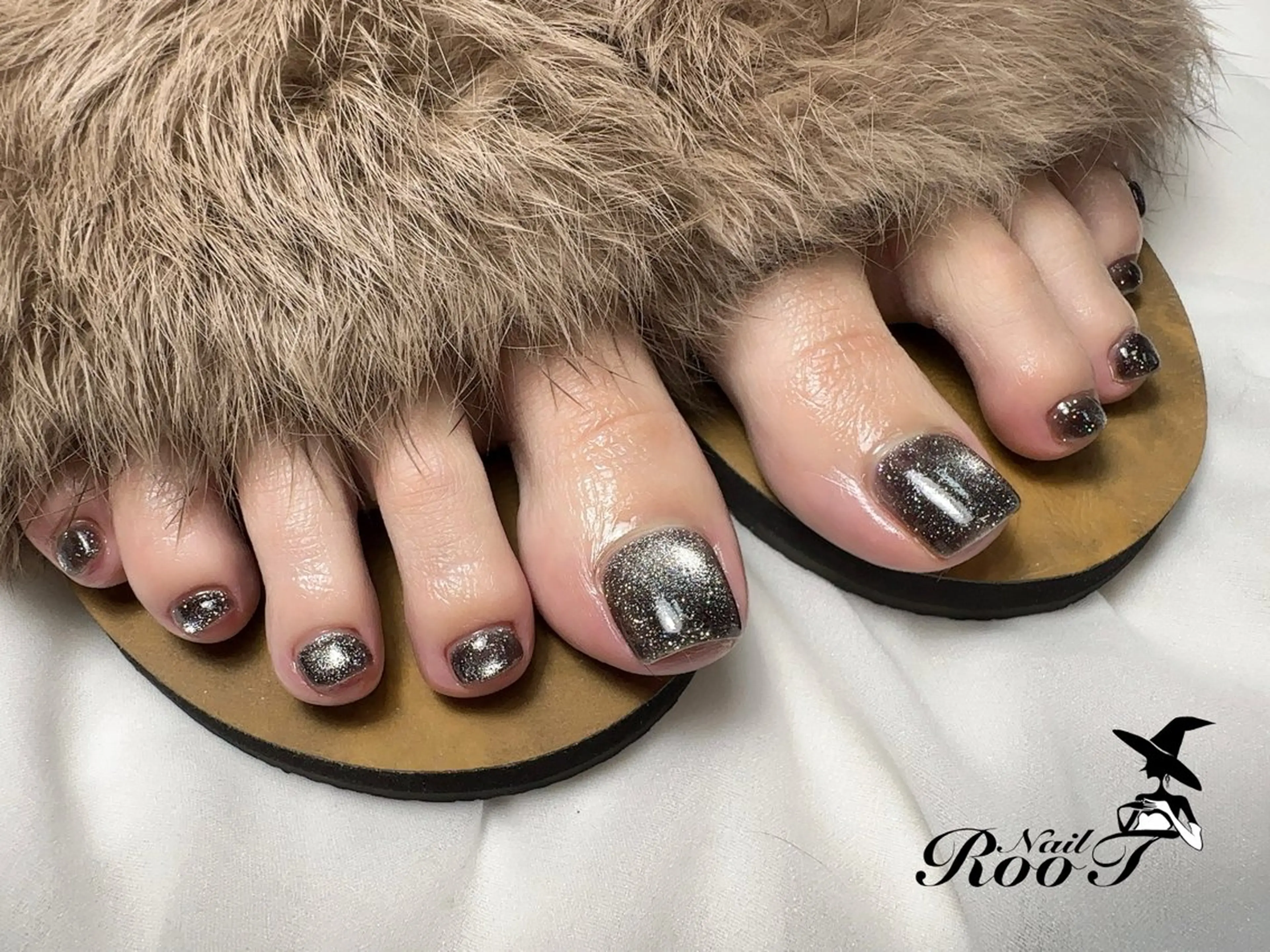 ネイル フラッシュネイル フラッシュマグ フットネイル RooT Nailのネイルデザイン