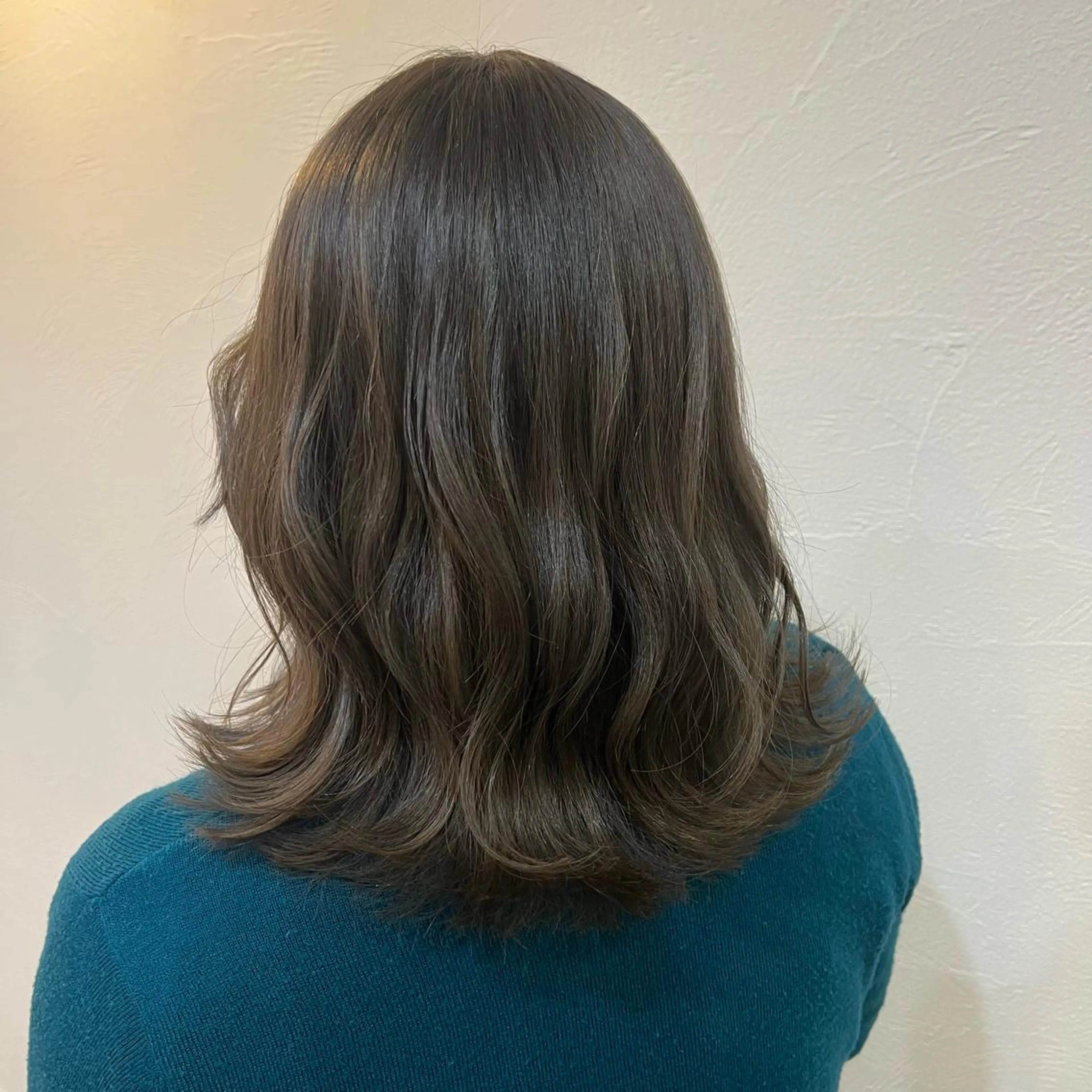 ミディアム mia over hairのヘアスタイル