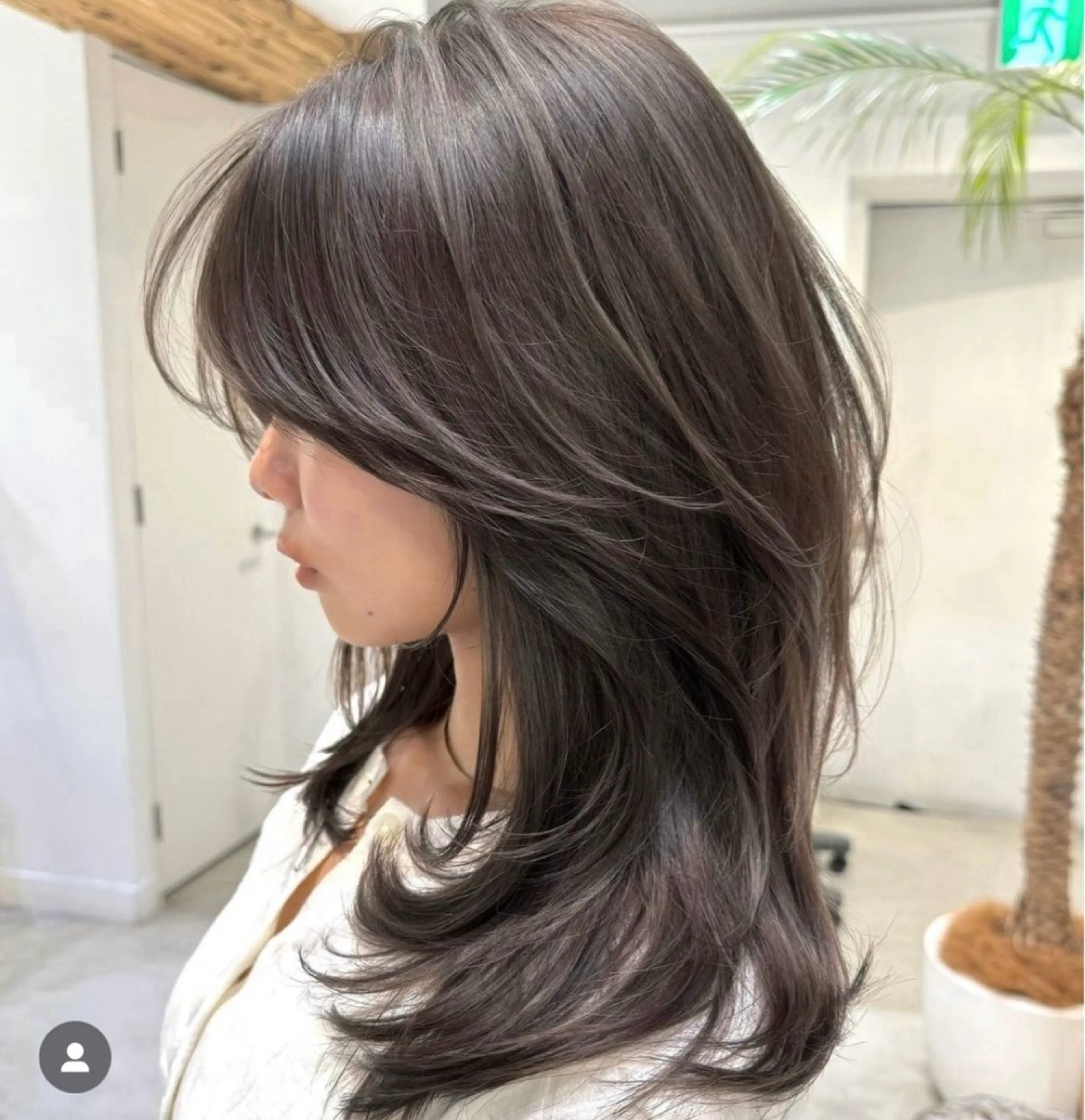 セミロング 🌟デザインカラー 久保悠那のヘアスタイル