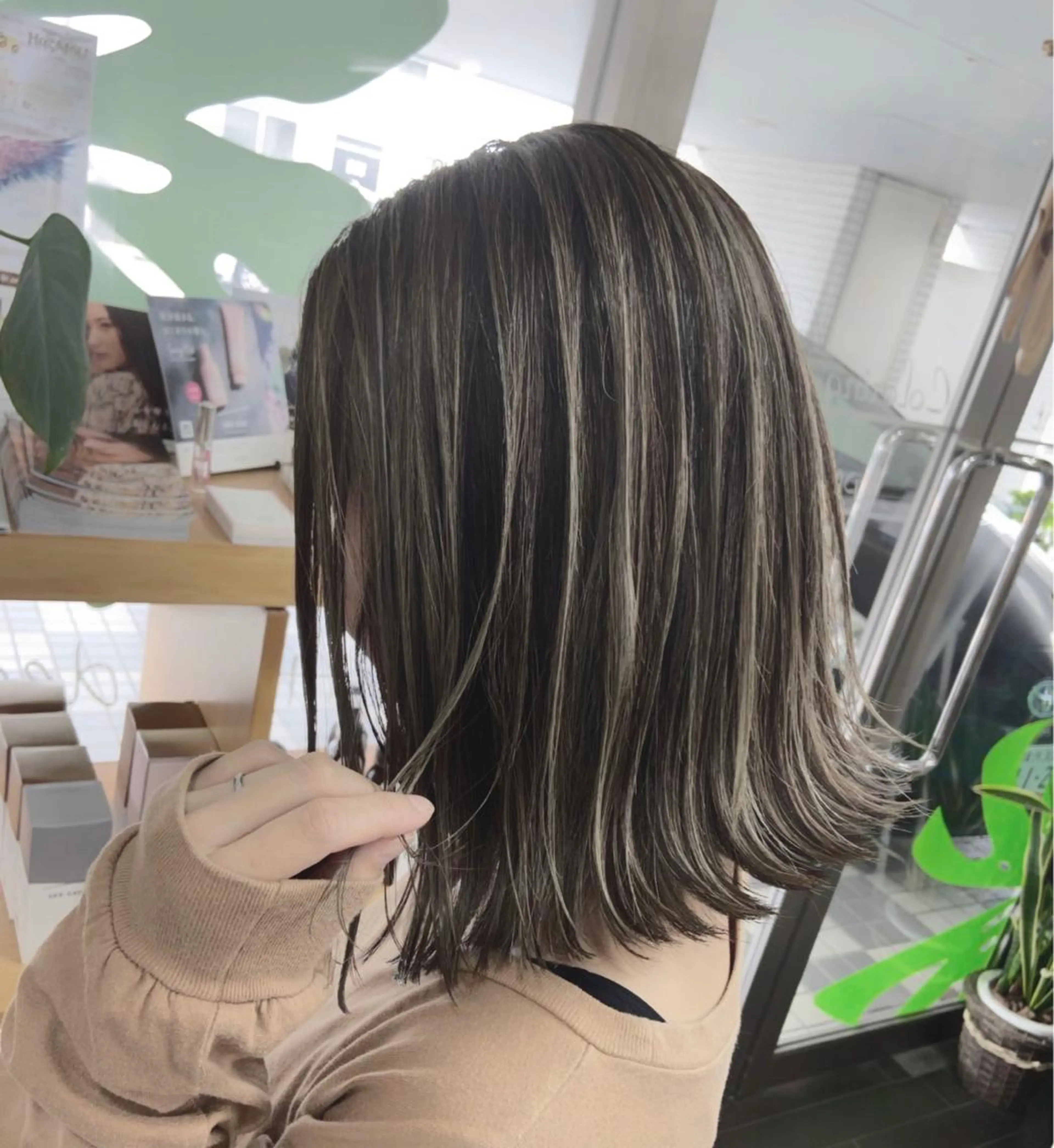 カラー バレイヤージュ ブリーチ ケアブリーチ ダブルカラー イヤリングカラー 🌷かわばた めい🌷のヘアスタイル