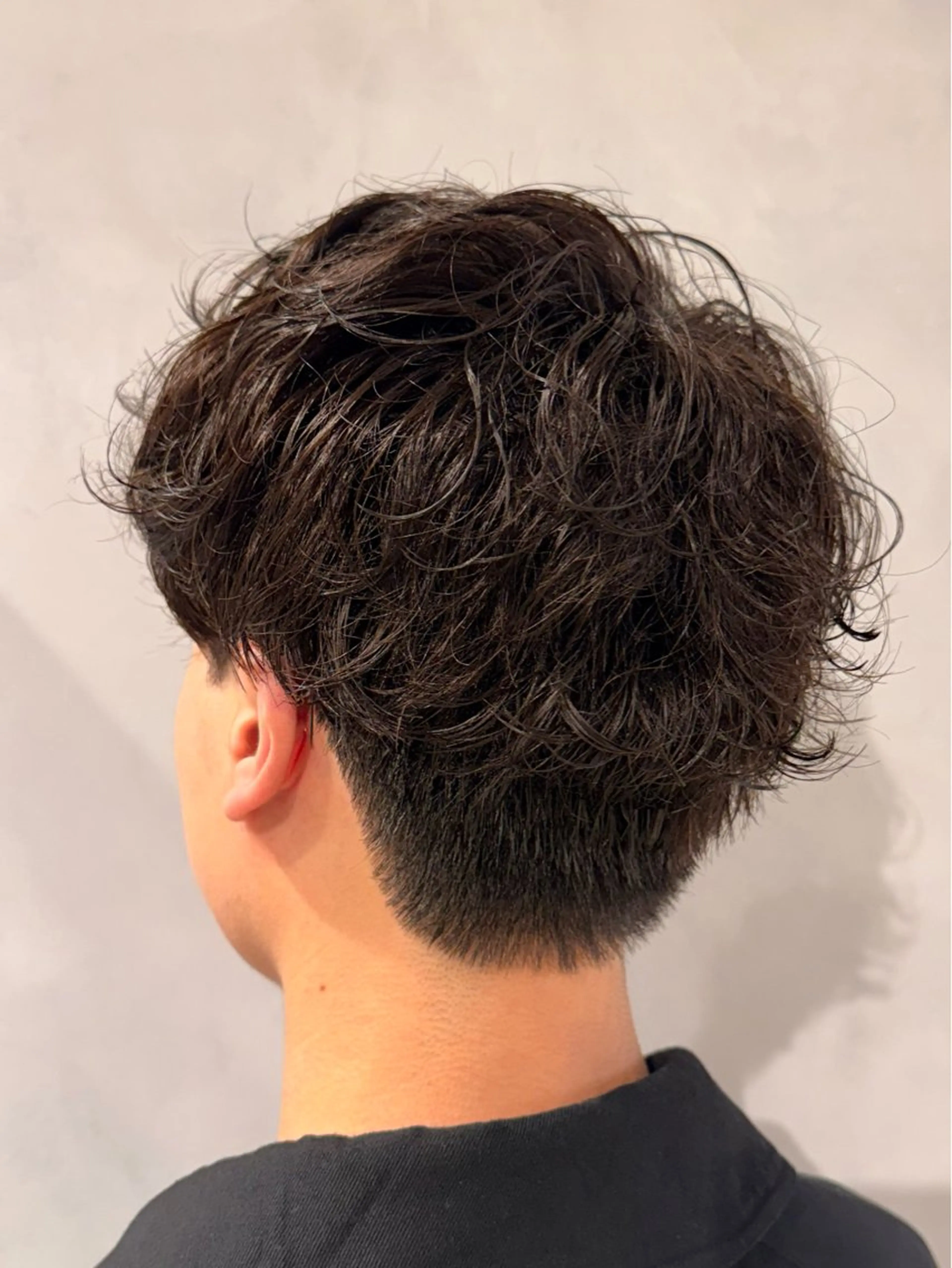 ショート パーマ メンズ パーマ 渋谷レイヤーカット/ 暖色艶カラー🩵高橋のヘアスタイル