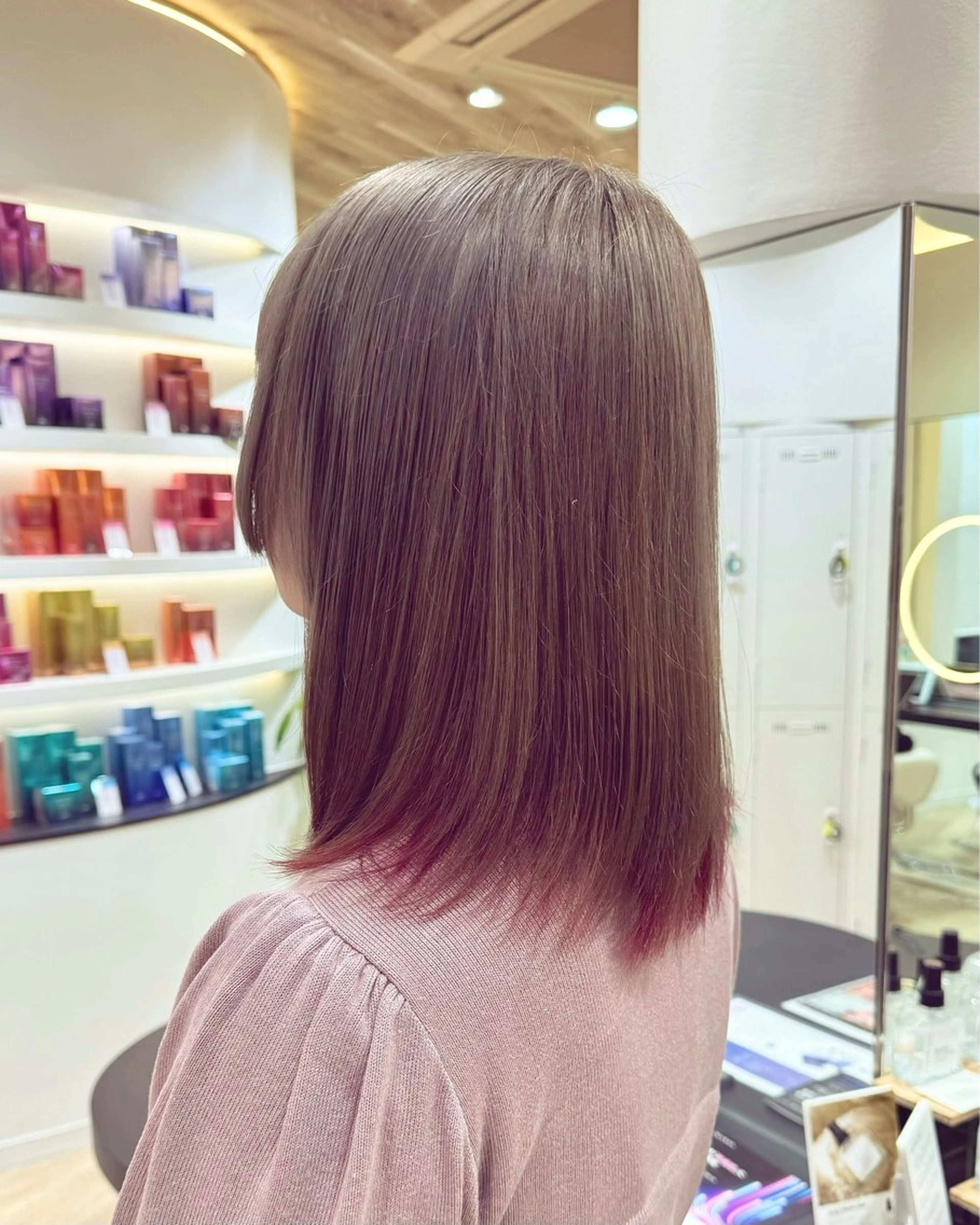 ミディアム カラー 垢抜け/レイヤー/ ハイトーン/アスナのヘアスタイル