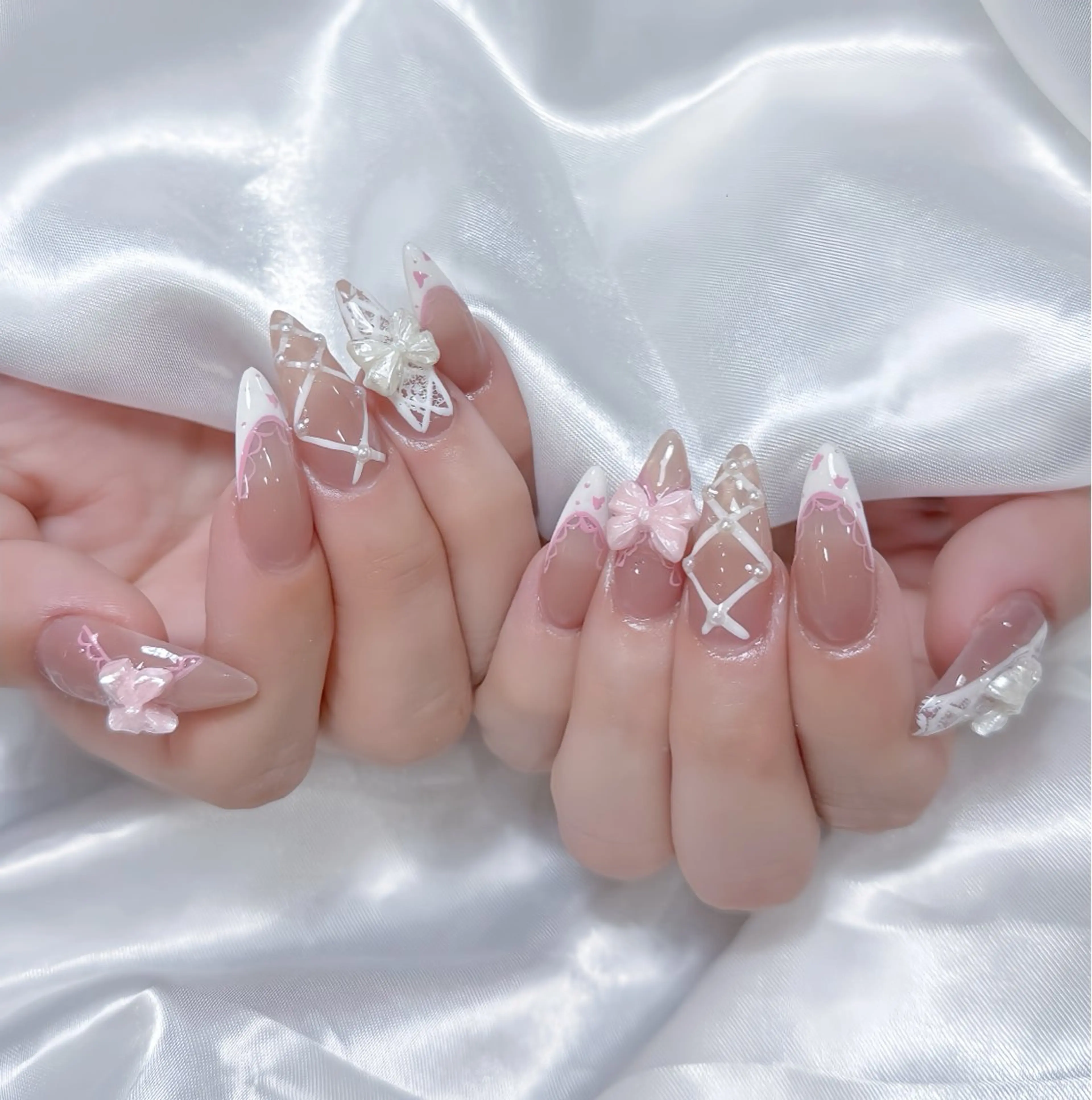 ネイル ボルドー フレンチネイル グラデーション キラキラネイル 韓国ネイル ハンドネイル Rin Nail 新大久保店のネイルデザイン
