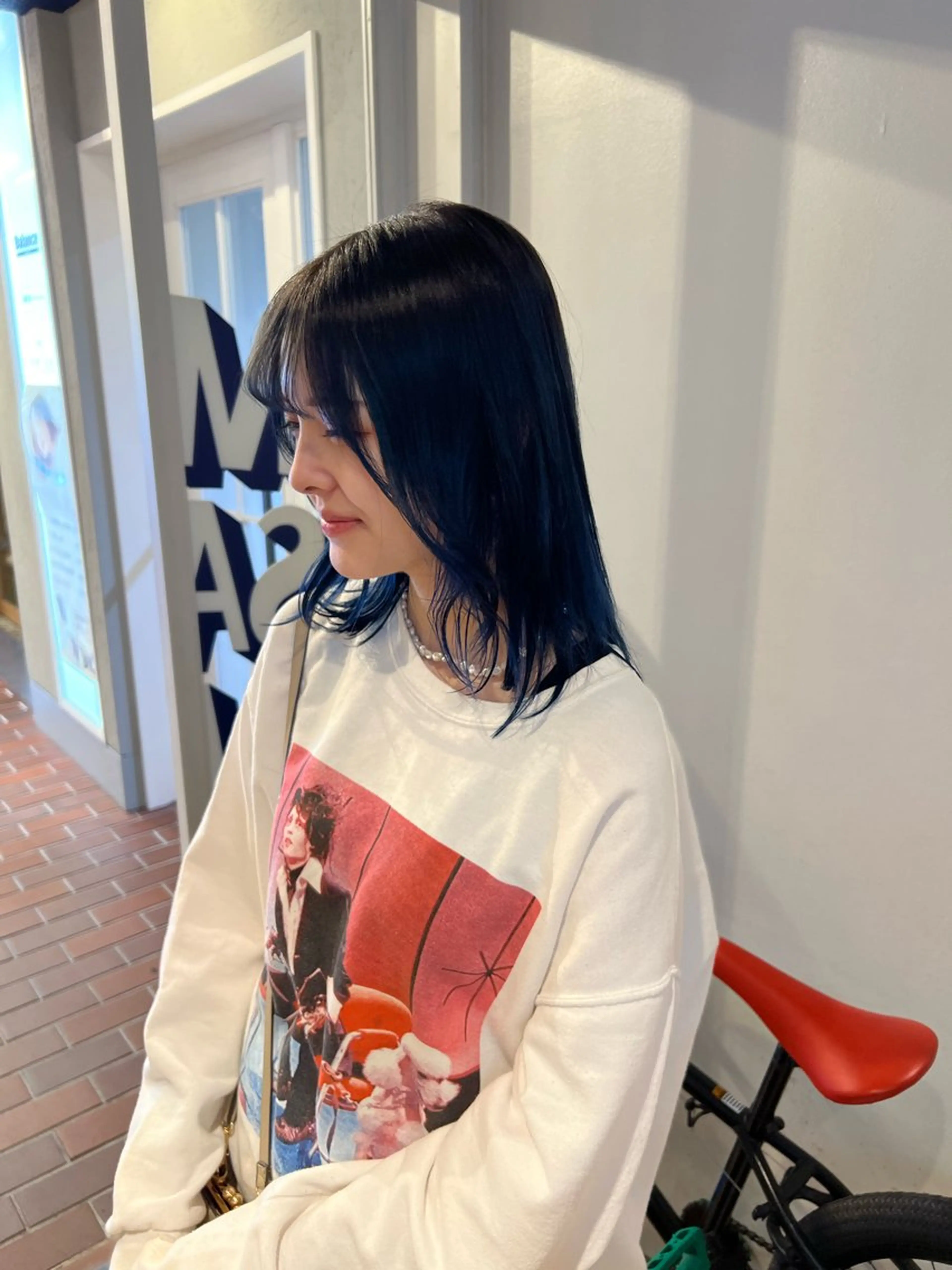 セミロング ヘアカラー 與座 小遥のヘアスタイル