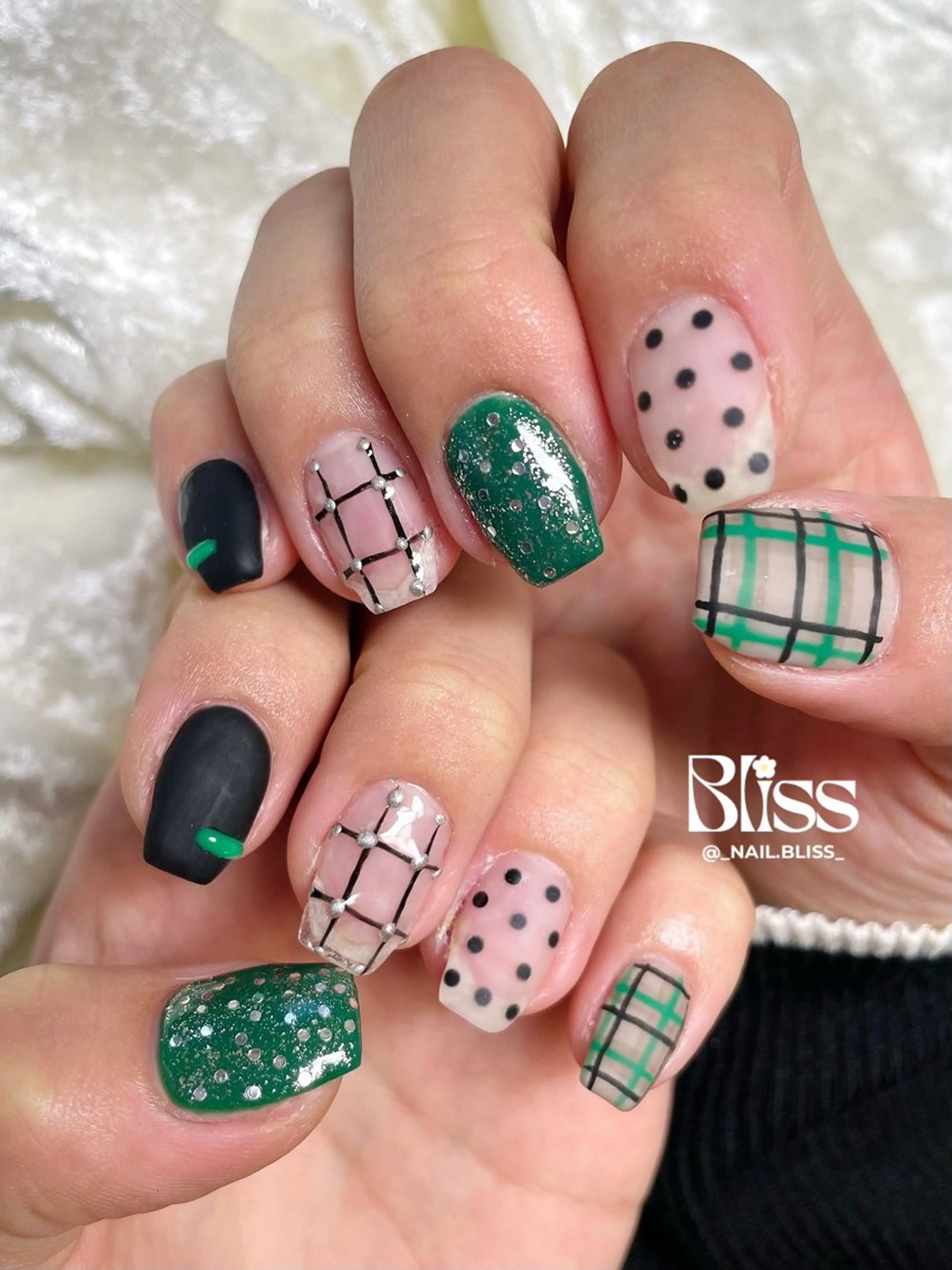 ネイル マットネイル 持ち込み ハンドネイル NAIL BLISSのネイルデザイン