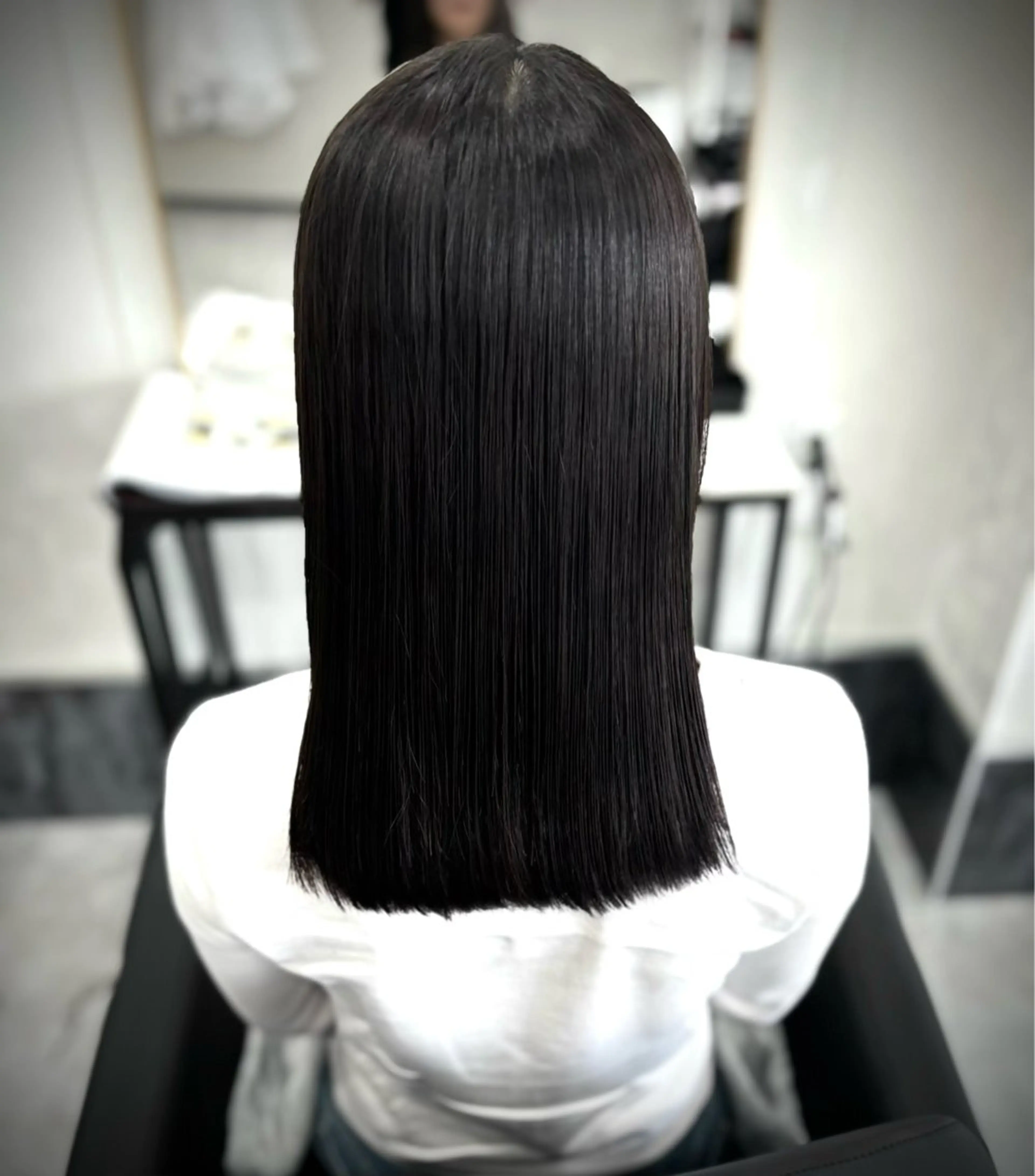 セミロング ハイライト 髪質改善 レイヤーカット 縮毛矯正 酸性ストレート 縮毛矯正 SUGAMI ✴︎ Hikariのヘアスタイル