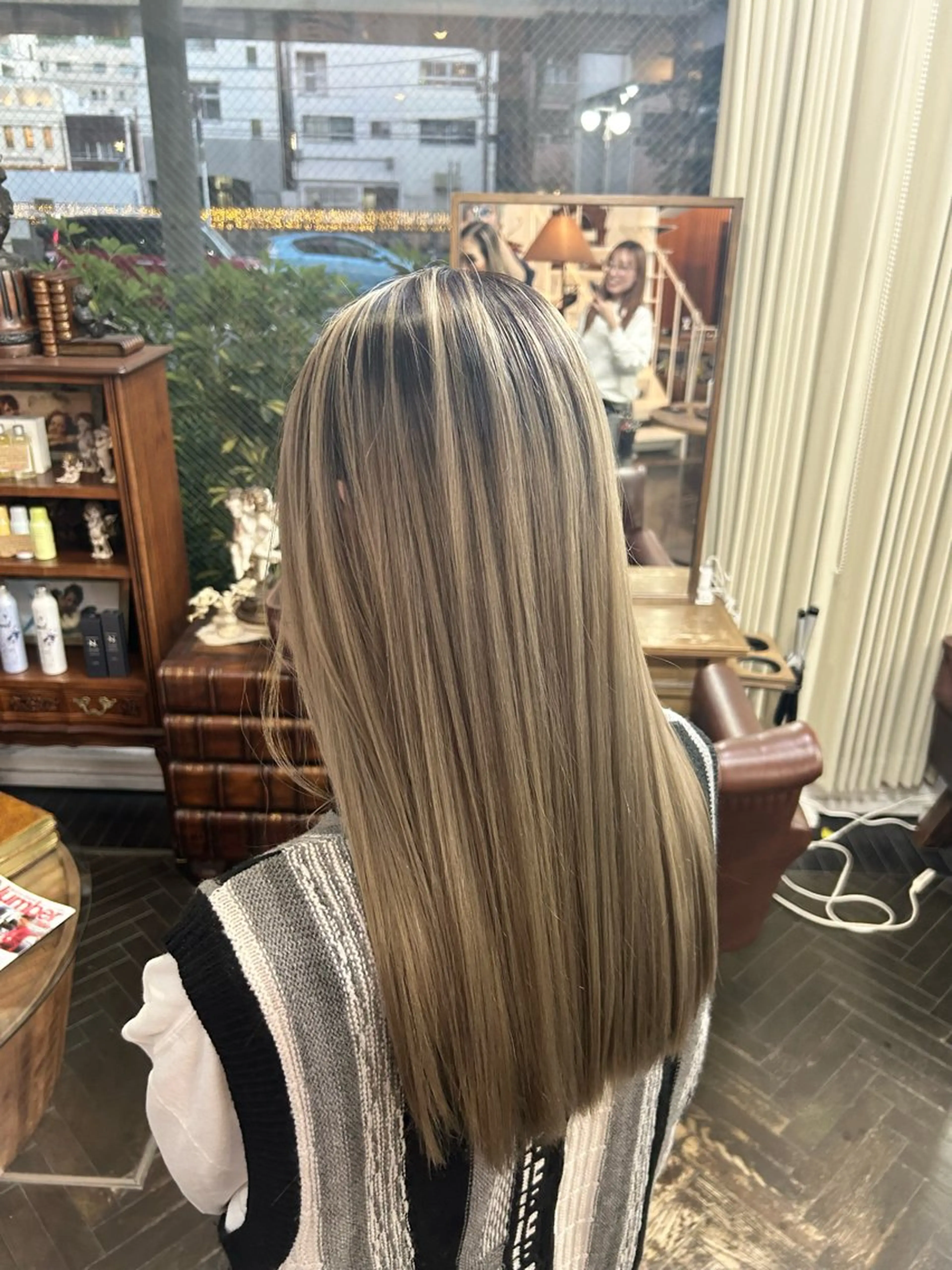 ロング レイヤーカット レディースショート カットモデル募集🌟のヘアスタイル