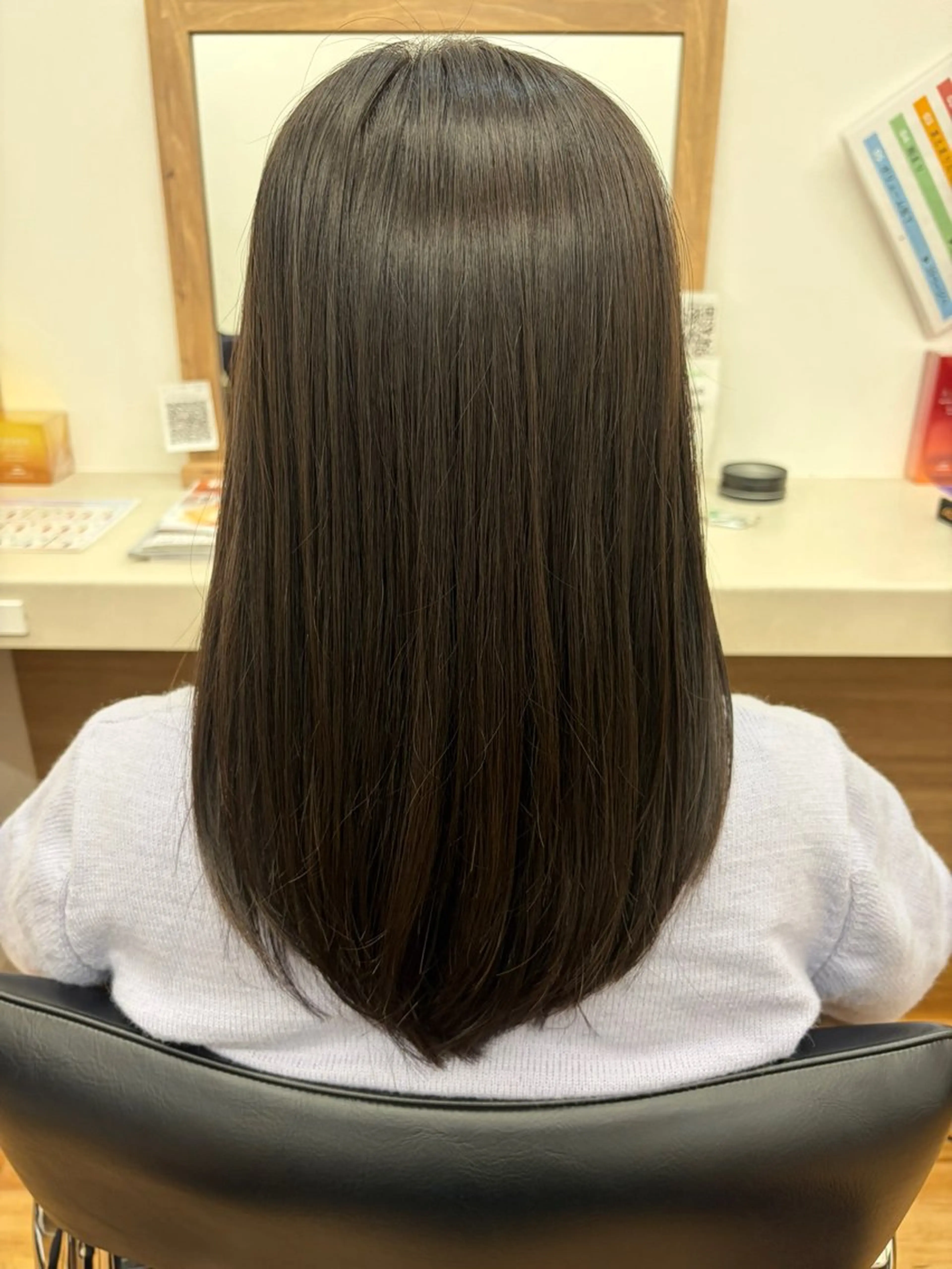 ミディアム 縮毛矯正 縮毛矯正 鈴木 陽菜のヘアスタイル