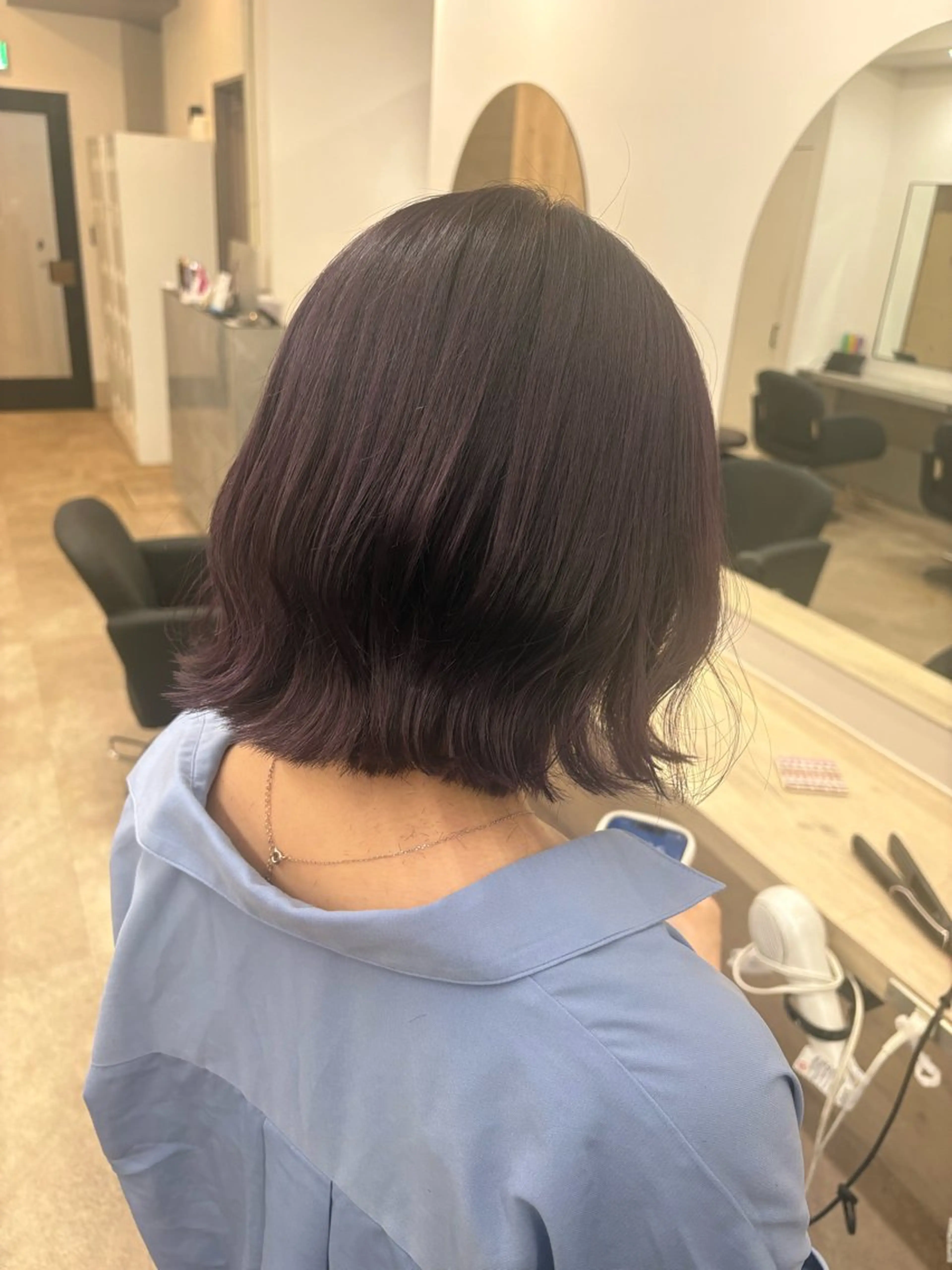 ショート パープルカラー 🐬レイヤー /透明感/あいか🫧のヘアスタイル