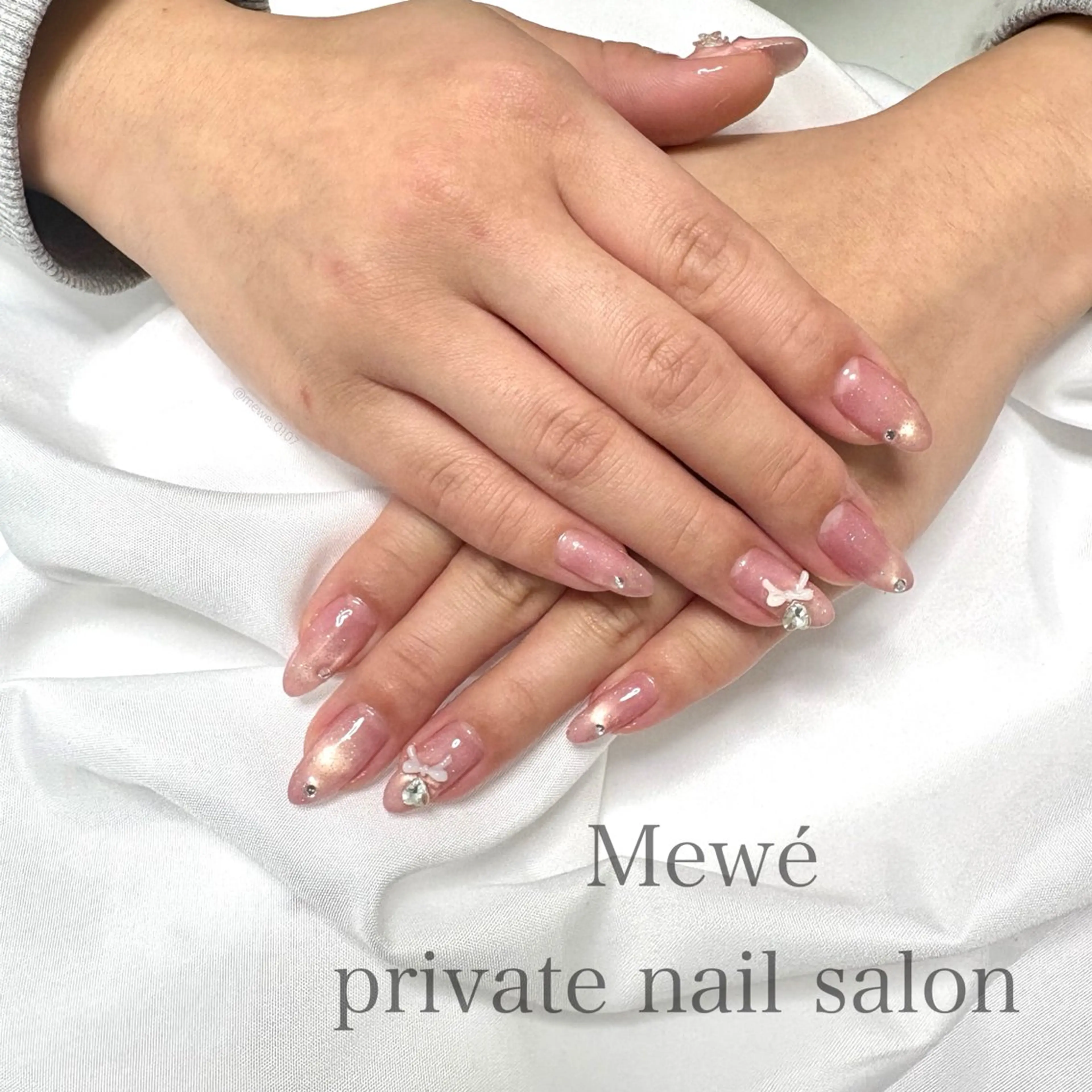 ネイル Mewé ayakaのネイルデザイン