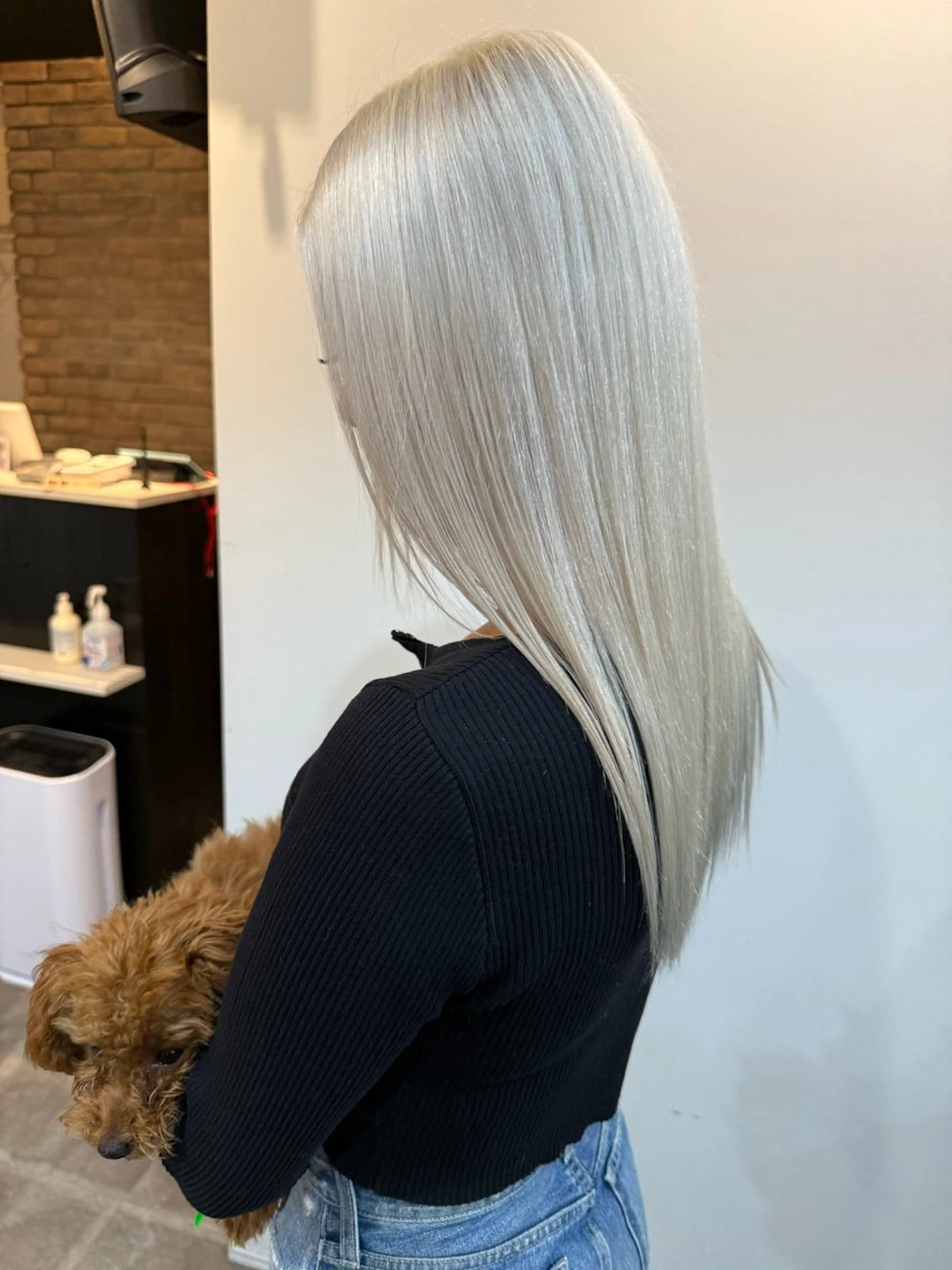 セミロング ヘアカラー Aika 🖤のヘアスタイル