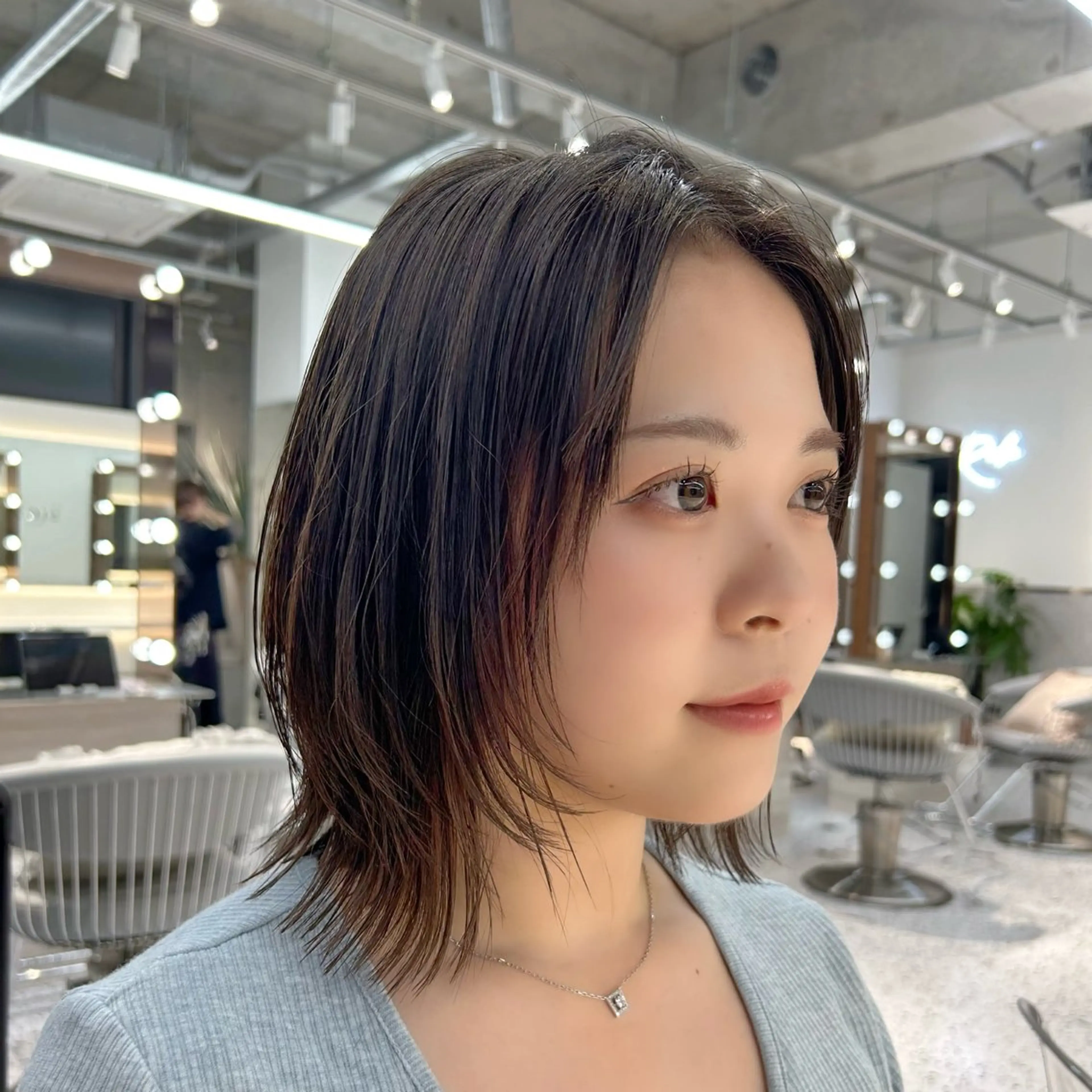 ミディアム カラー 切りっぱなしボブ ボブレイヤー アッシュ アッシュブラウン ベージュカラー ボブ/髪質改善 jionのヘアスタイル