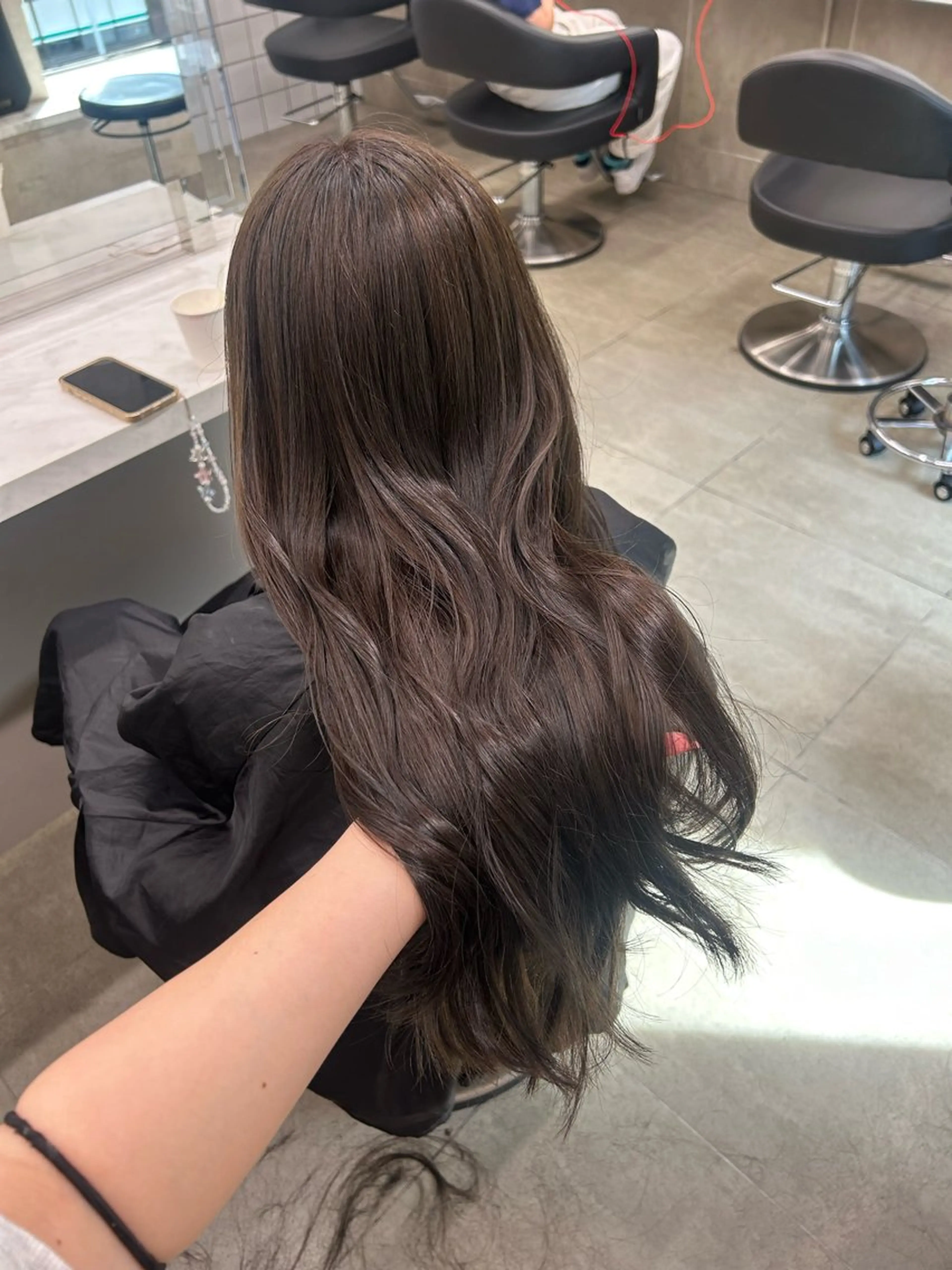 カラー ヘアカラー 透明感ベージュ🤎 ナチュラルレイヤーのヘアスタイル