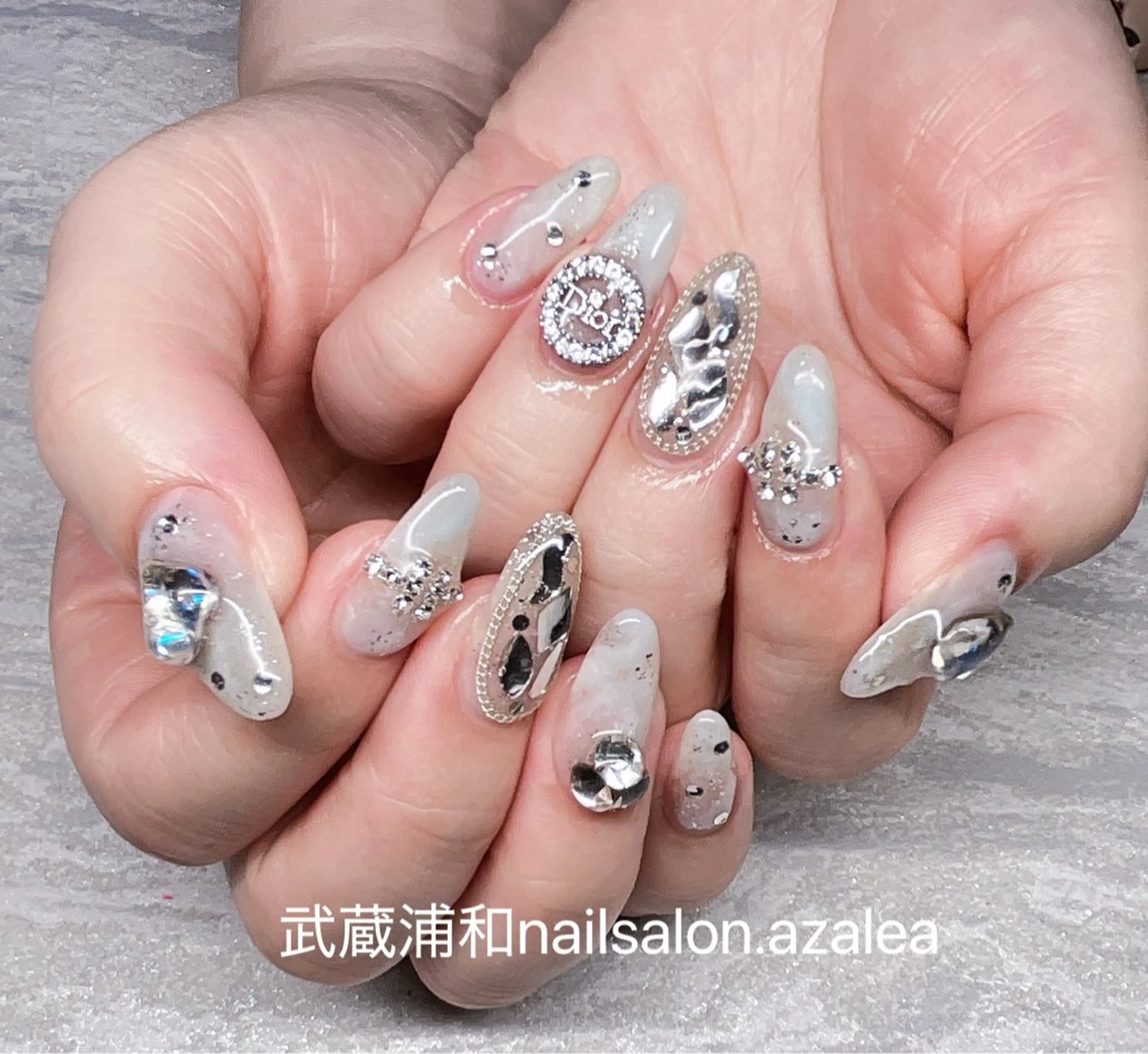 ネイル ハンドネイル R inのネイルデザイン