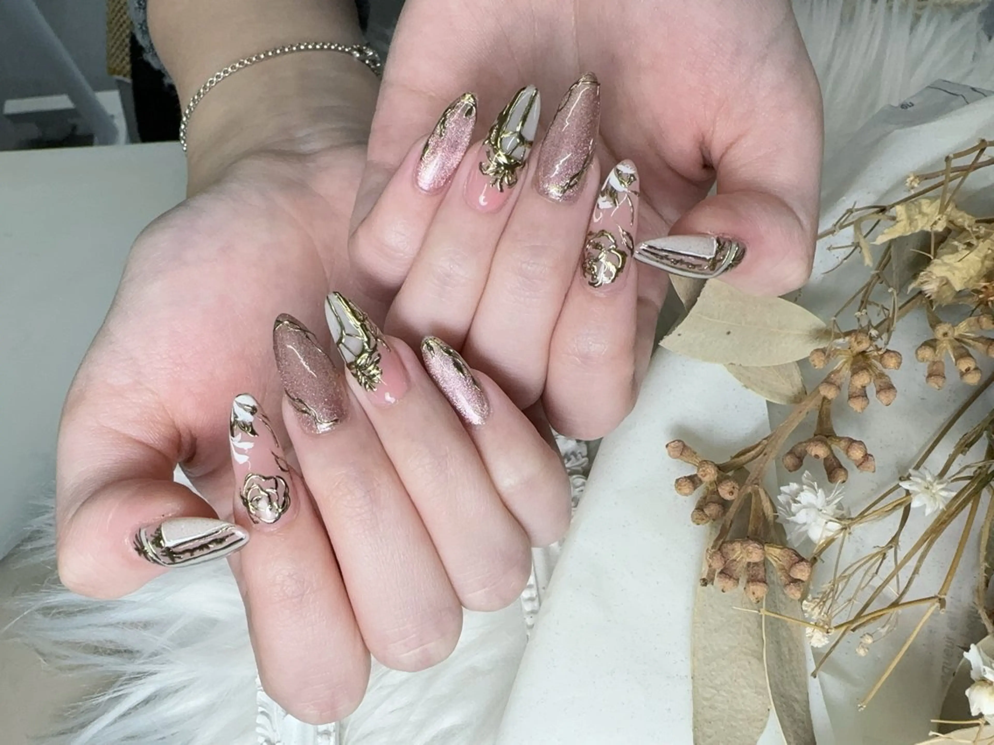 ネイル 長さ出し フレンチネイル ジェルネイル ガラスフレンチ 韓国ネイル ハンドネイル ハンドケア For U nail スカルプ専門店のネイルデザイン