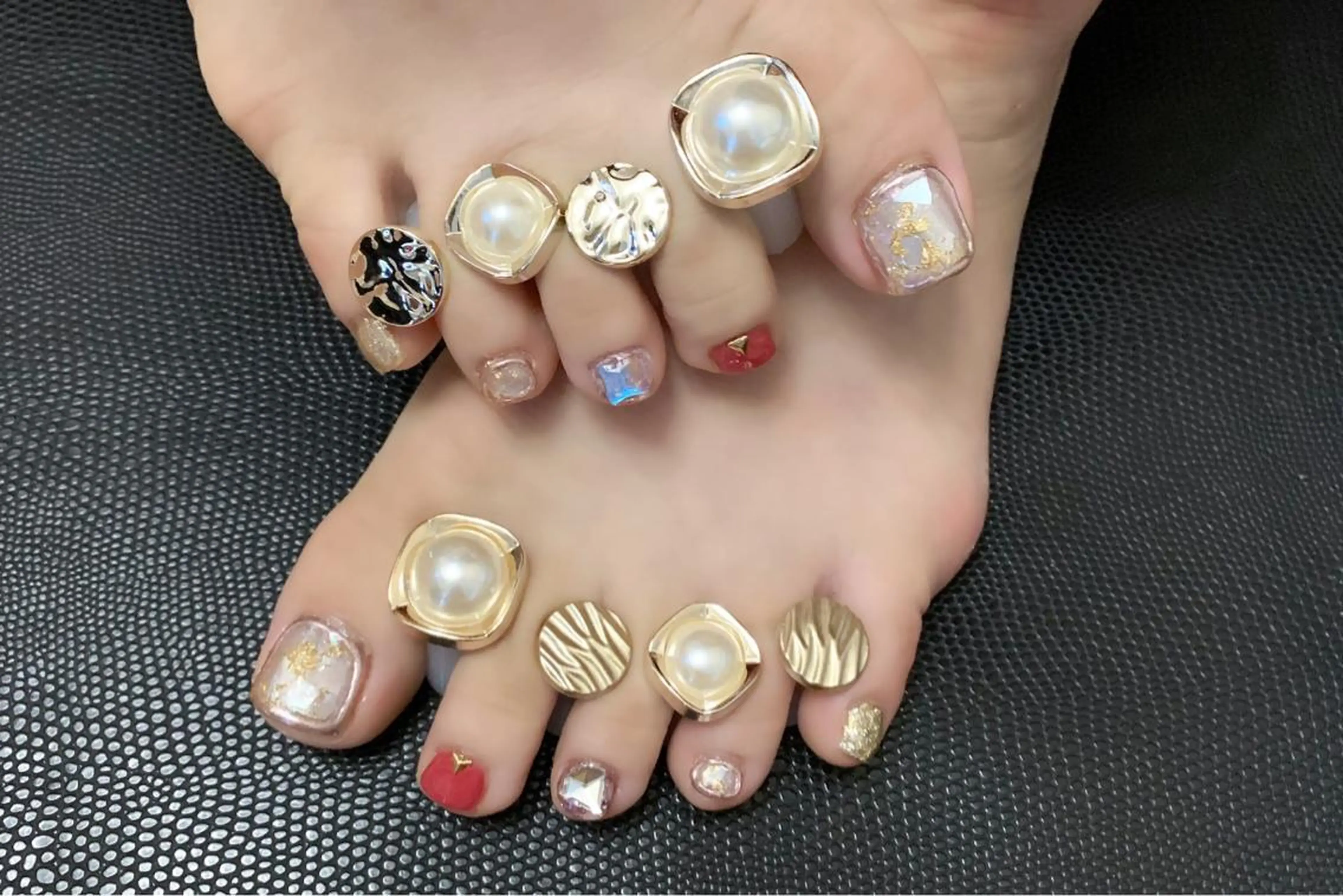 ネイル アニマル柄 アートネイル フットネイル ニュアンスネイル ネイルチップ x.1.0.nail ♡Cのネイルデザイン