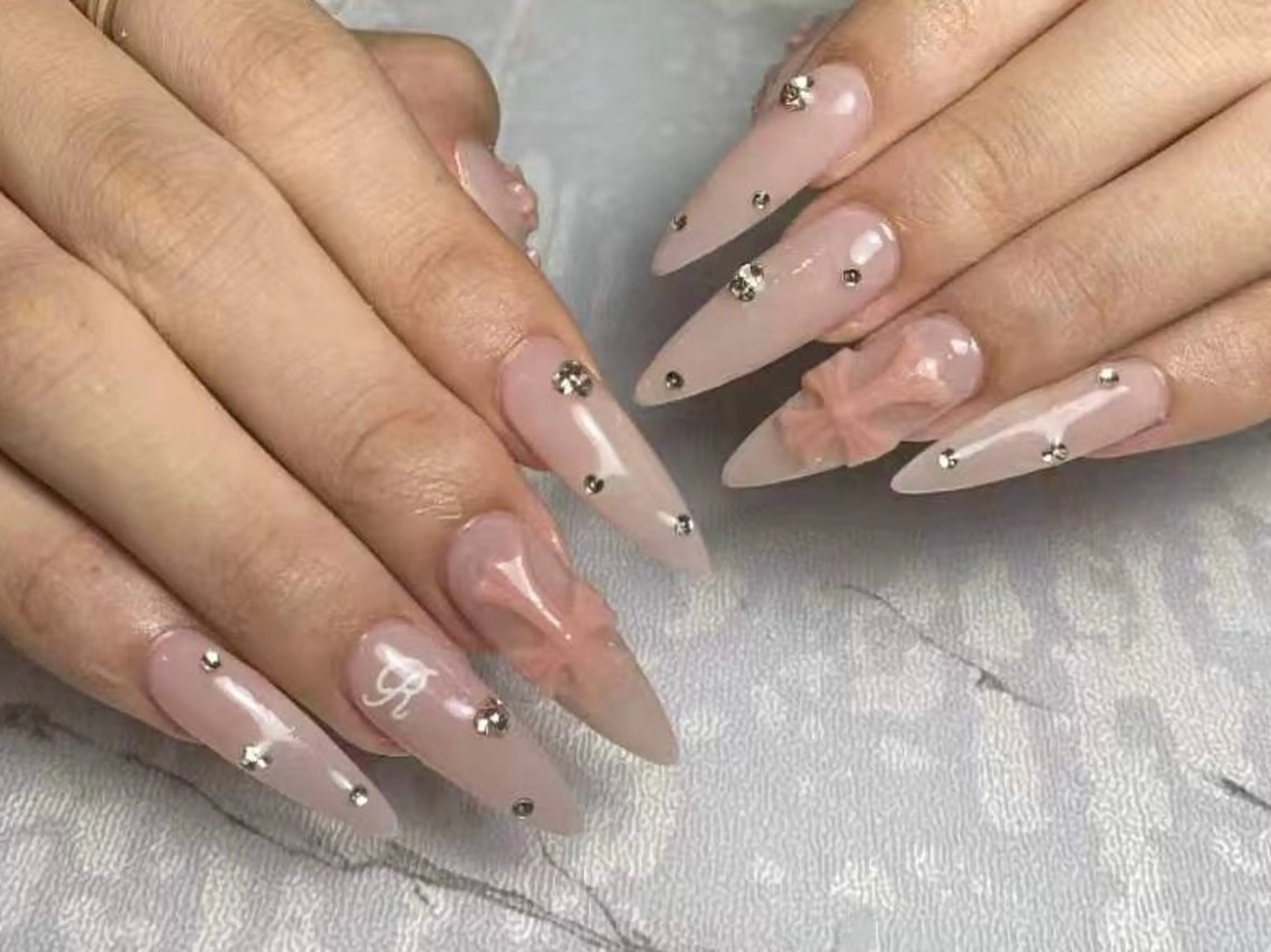 ネイル アートネイル フレンチネイル ジェルネイル グラデーション 韓国ネイル ハンドネイル 💕鈴木ユリ パラジェル/オフ無料のネイルデザイン