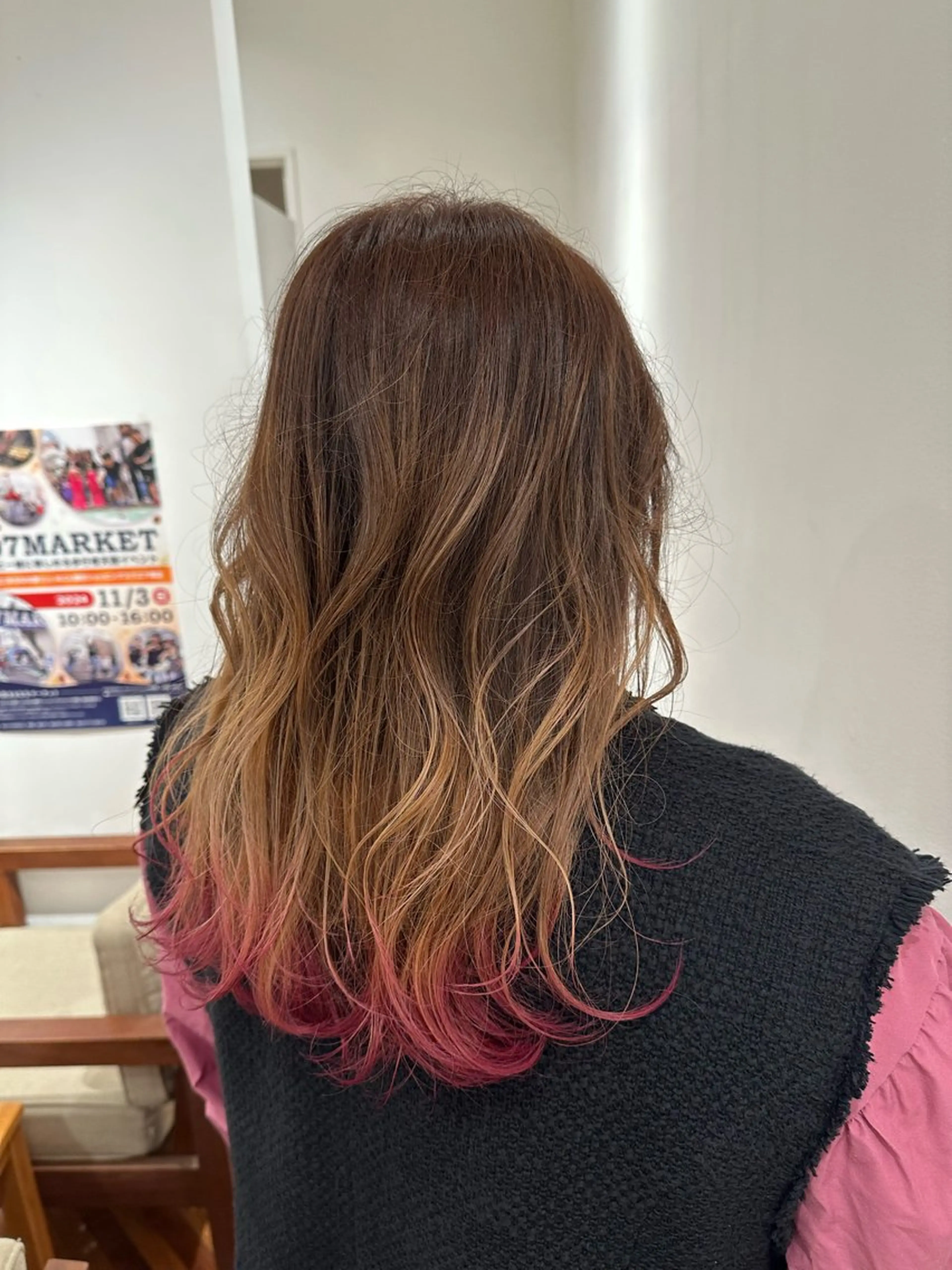 セミロング カラー ベージュカラー グラデーションカラー ピンクカラー 鈴木 優斗のヘアスタイル