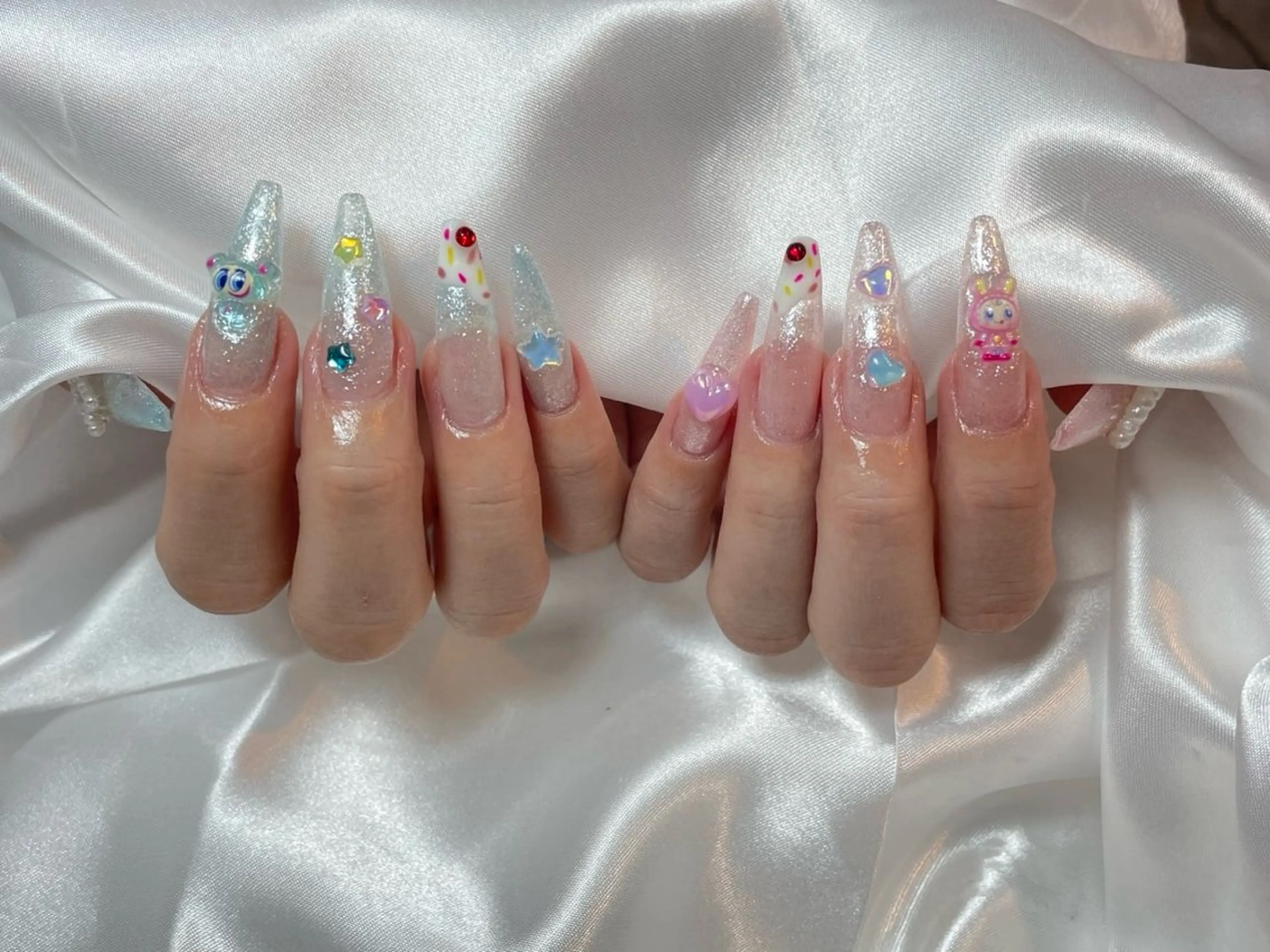 ネイル アートネイル チークネイル ジェルネイル ロングネイル マグネットネイル ハンドネイル Rin Nail 新大久保店のネイルデザイン