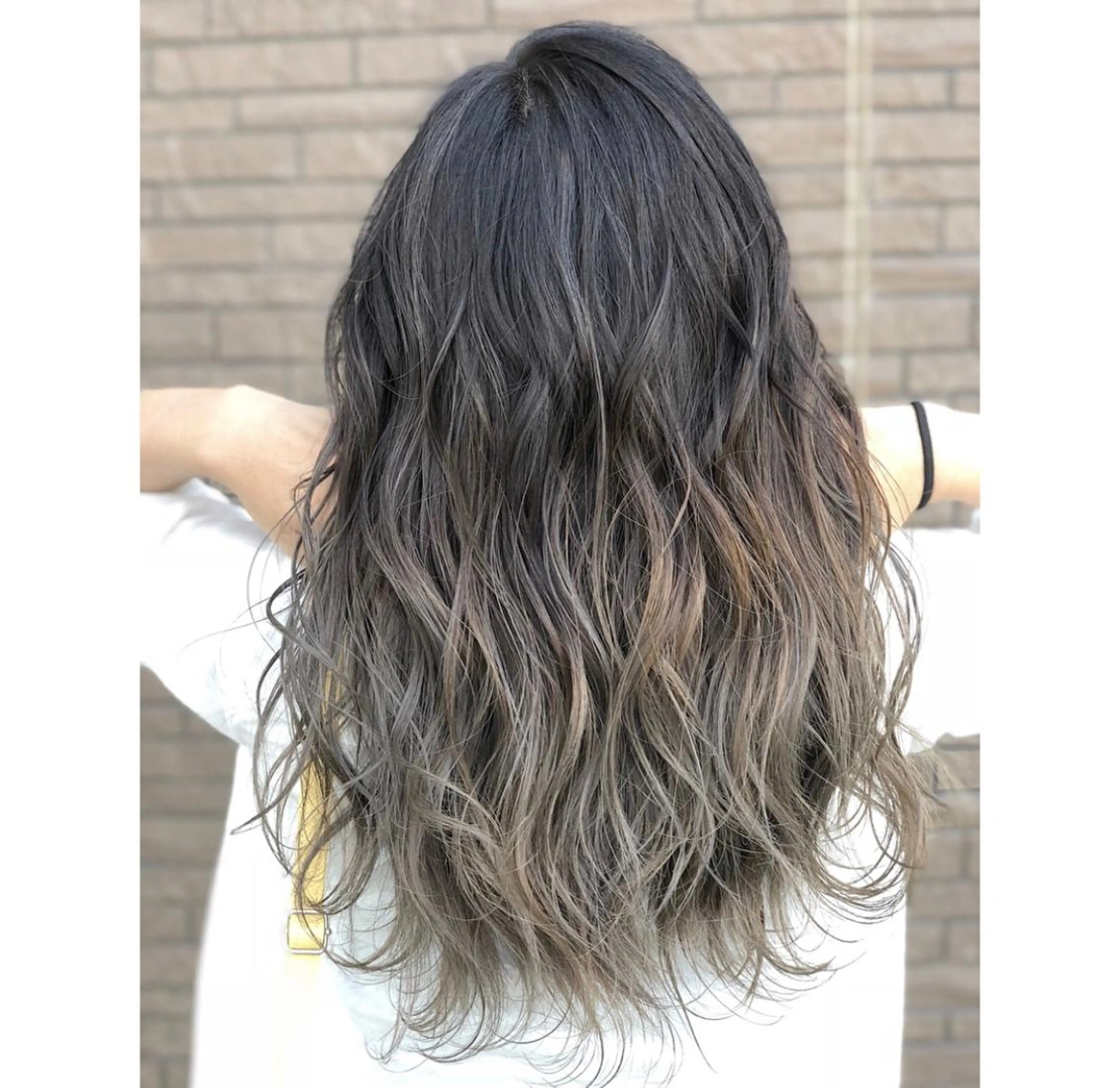 セミロング カラー バレイヤージュ デザインカラー グラデーションカラー ハイライトカラー ハイトーンカラー アンドウ ユウ/ レイヤーカット/韓国のヘアスタイル