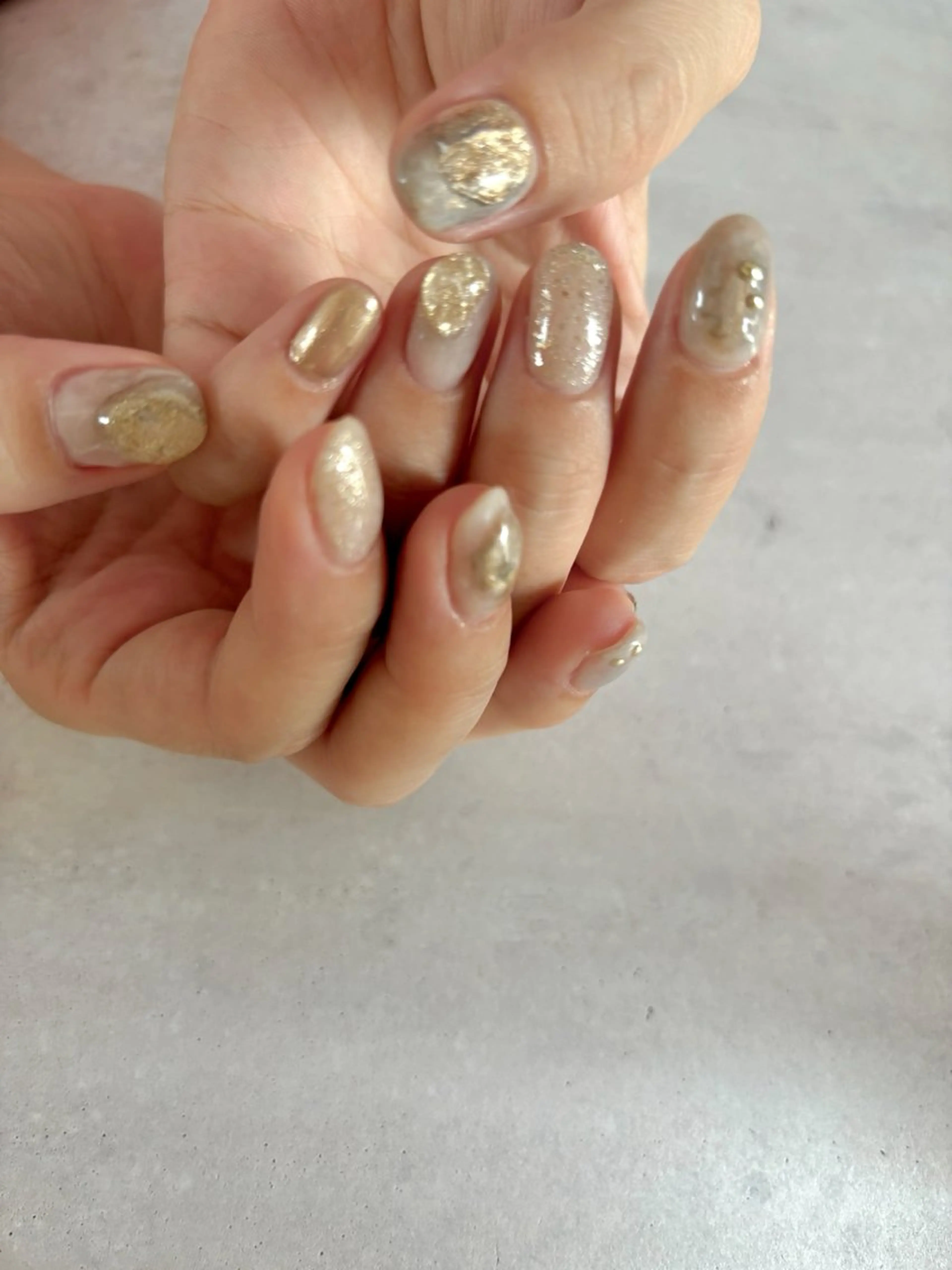 ミディアム ist. （ｲｽﾄ）のネイルデザイン