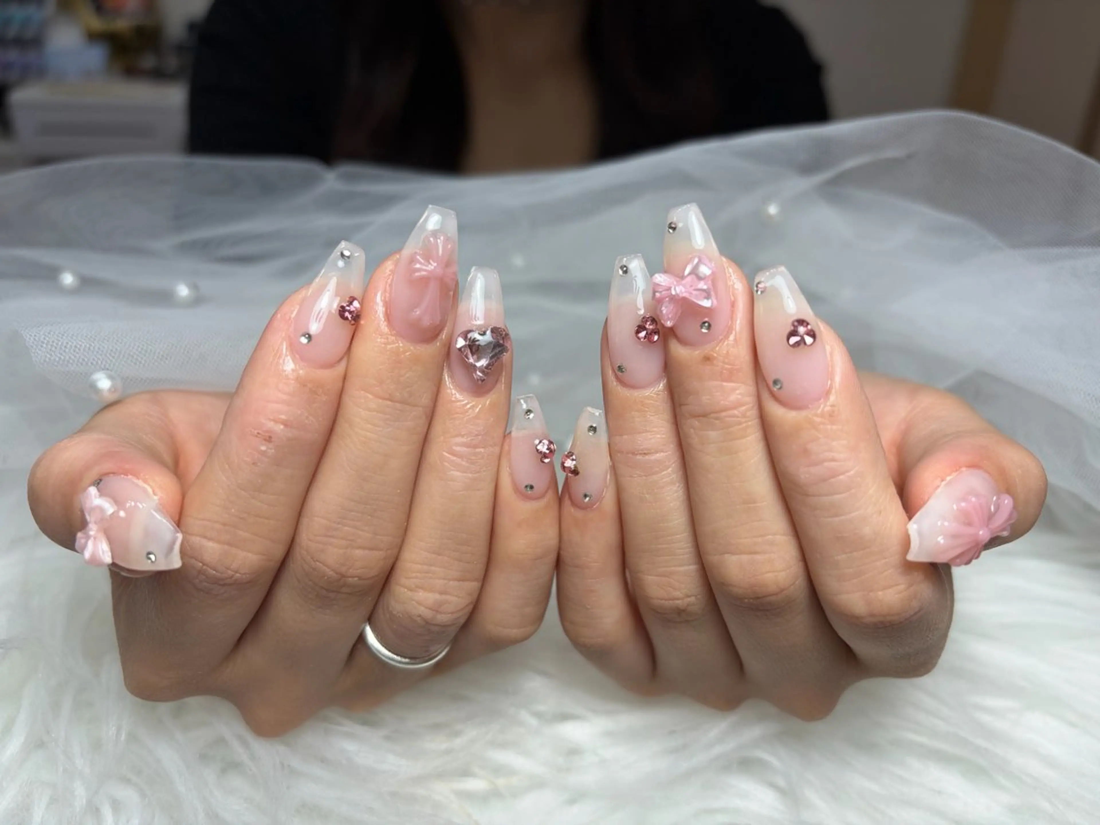 ネイル アートネイル 長さ出し ジェルネイル 韓国ネイル マグネットネイル ハンドネイル Cloudy Chan Nailのネイルデザイン