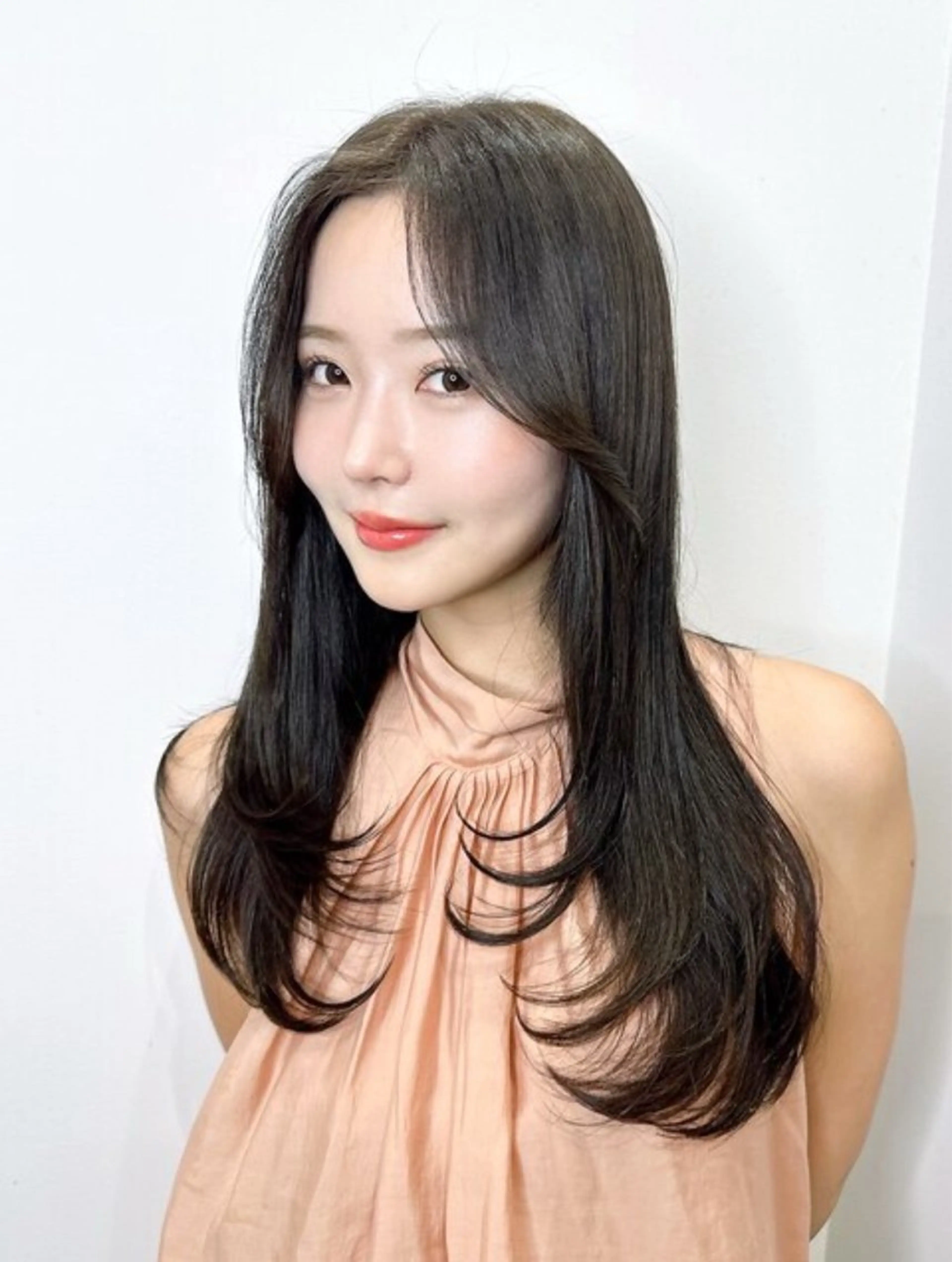 ロング mana /韓国風レイヤーのヘアスタイル