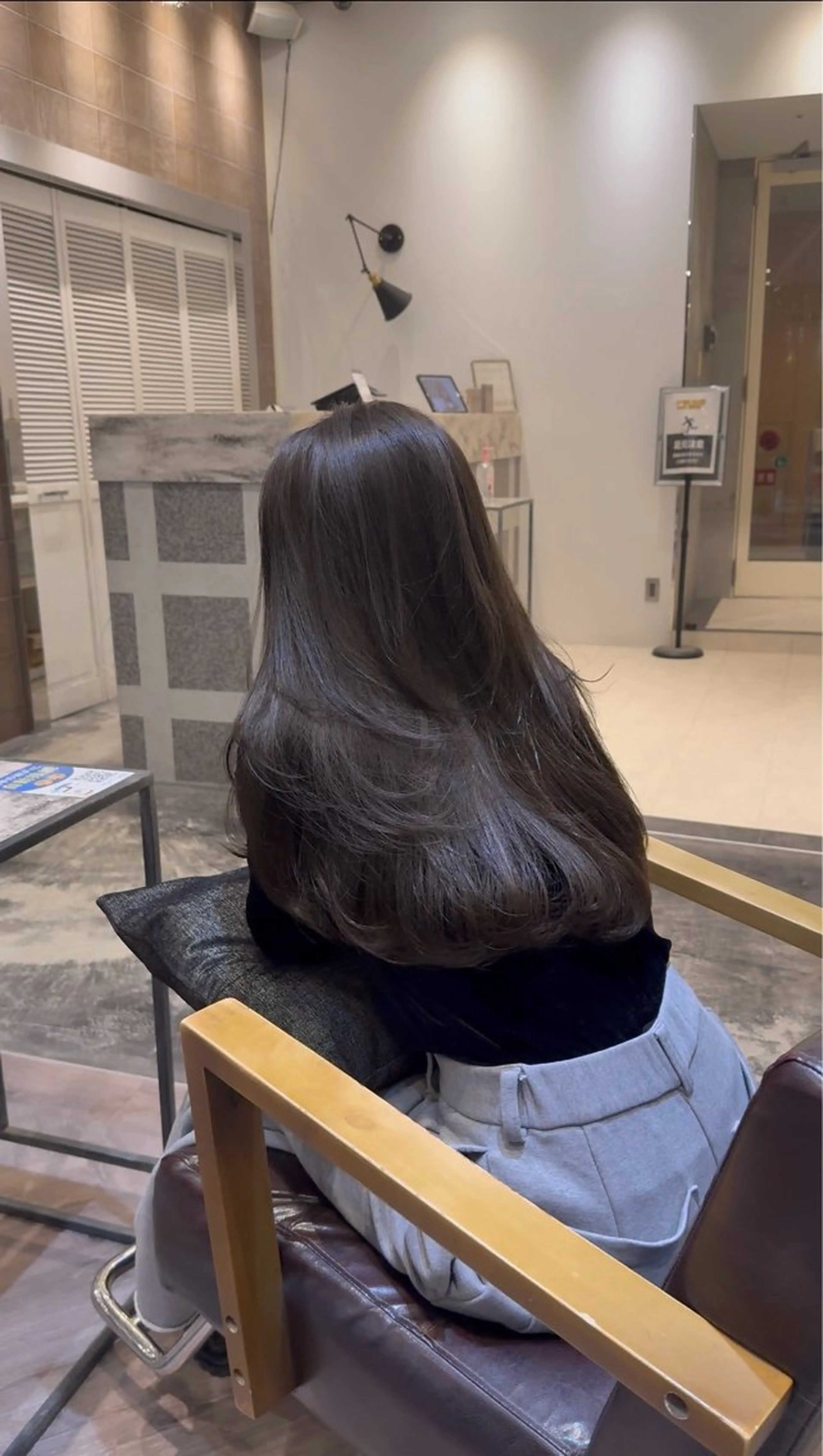 ロング ロングレイヤー レイヤーカット ロング カット 縮毛矯正 トリートメント レイヤーカット× 髪質改善カラー　片山のヘアスタイル