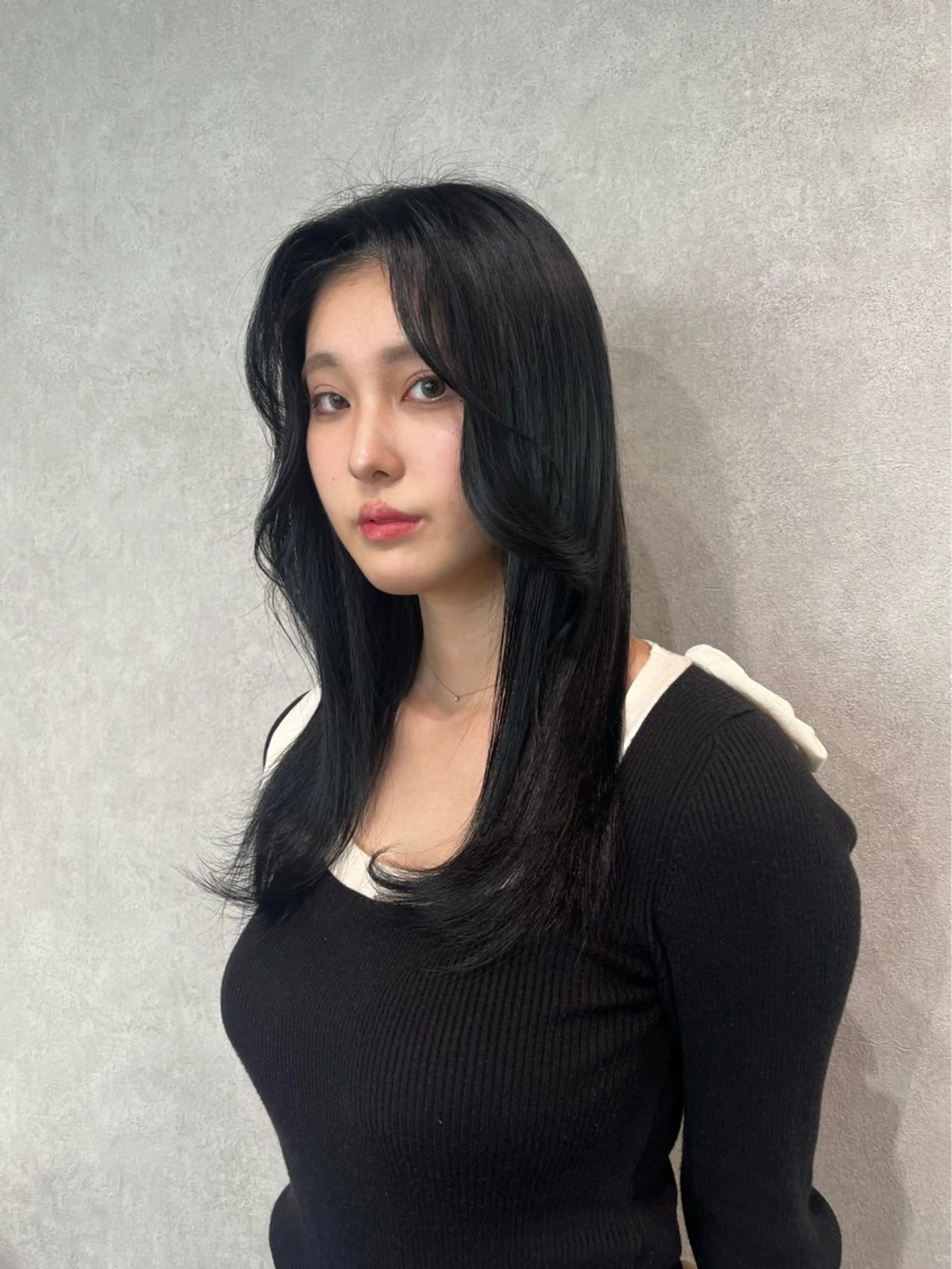 ロング カラー 黒髪 ブルーカラー ブルーブラック 韓国風ヘア ヘアカラー レイヤー/艶カラー/ KIHO🥥︎のヘアスタイル