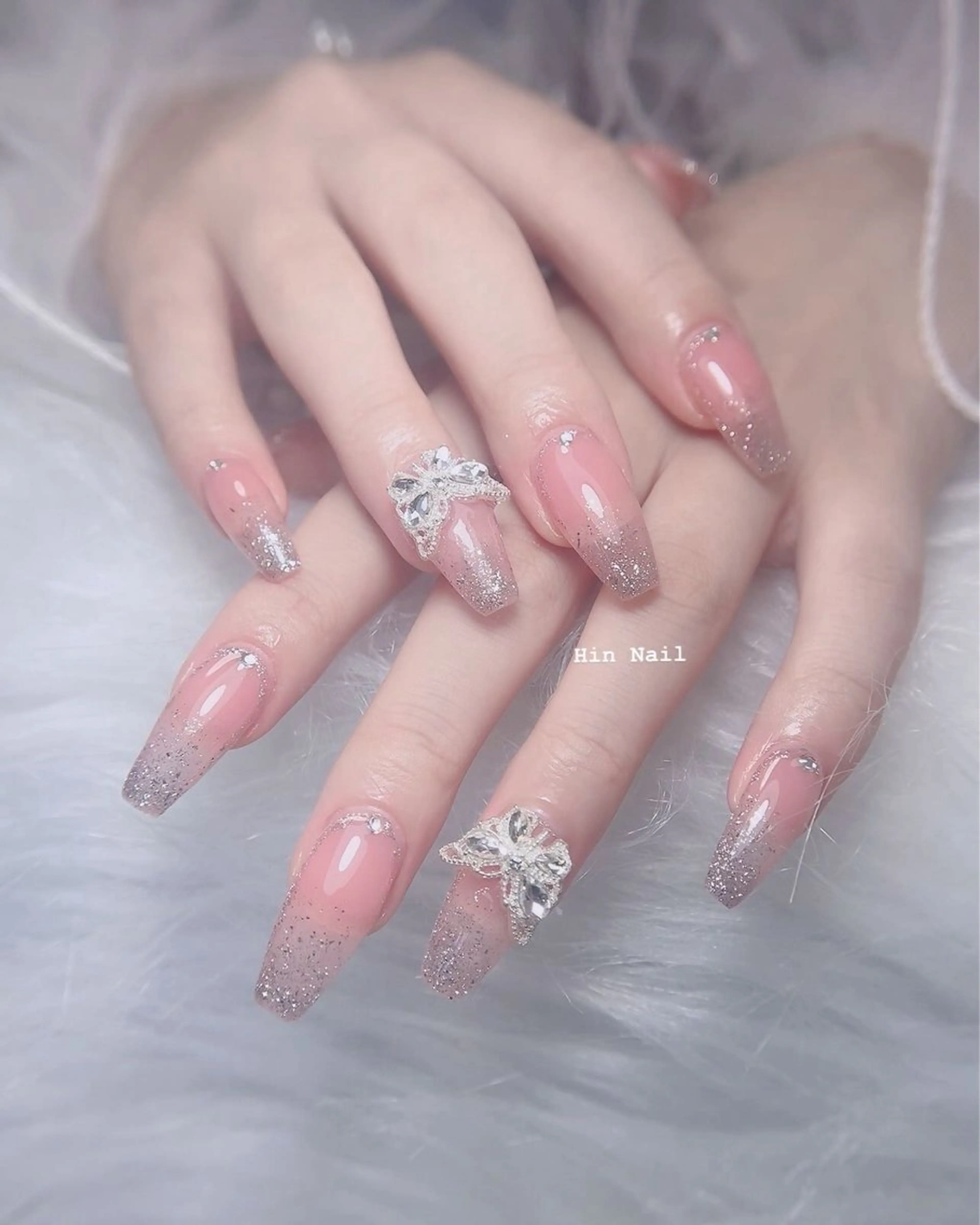 ネイル ハンドネイル Hin Nailsのネイルデザイン