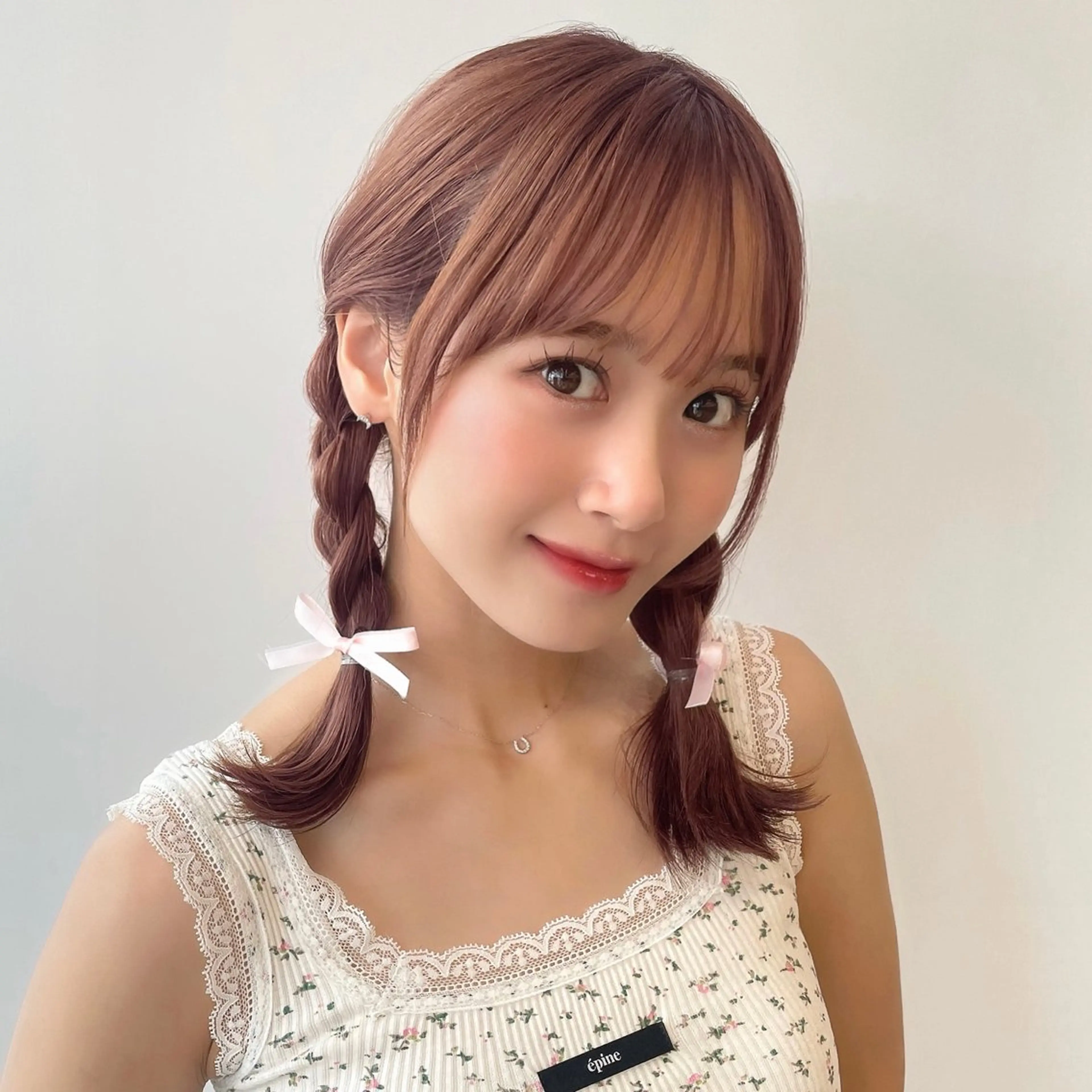 ミディアム カラー ヘアアレンジ トリートメント 🍑暖色／レイヤー／ 真希🎀のヘアスタイル