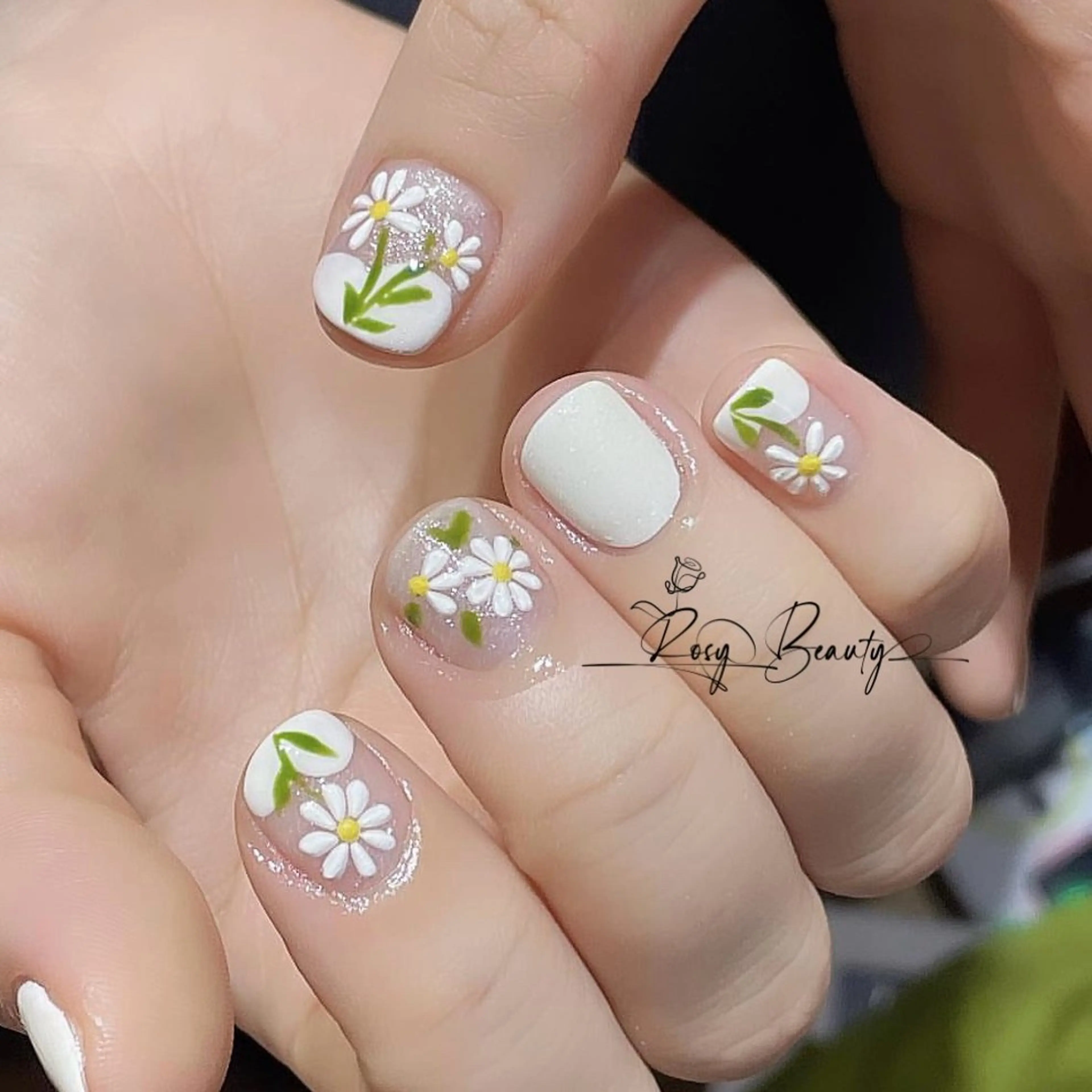 ネイル ハンドネイル RosyBeauty Salonのネイルデザイン