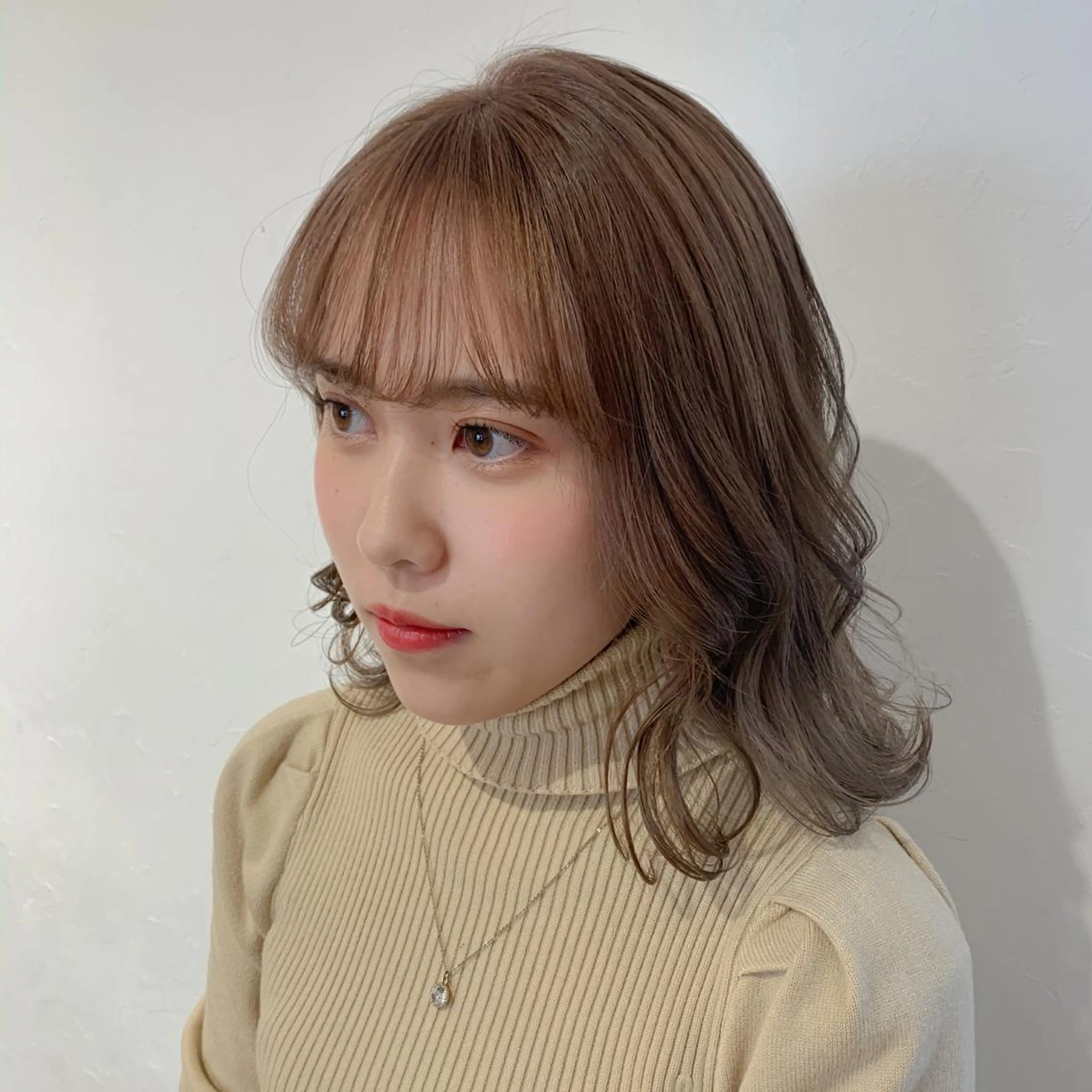 セミロング カラー ベージュカラー ブリーチ ケアブリーチ 🦋レイヤーカット ミドリカワ🦋のヘアスタイル