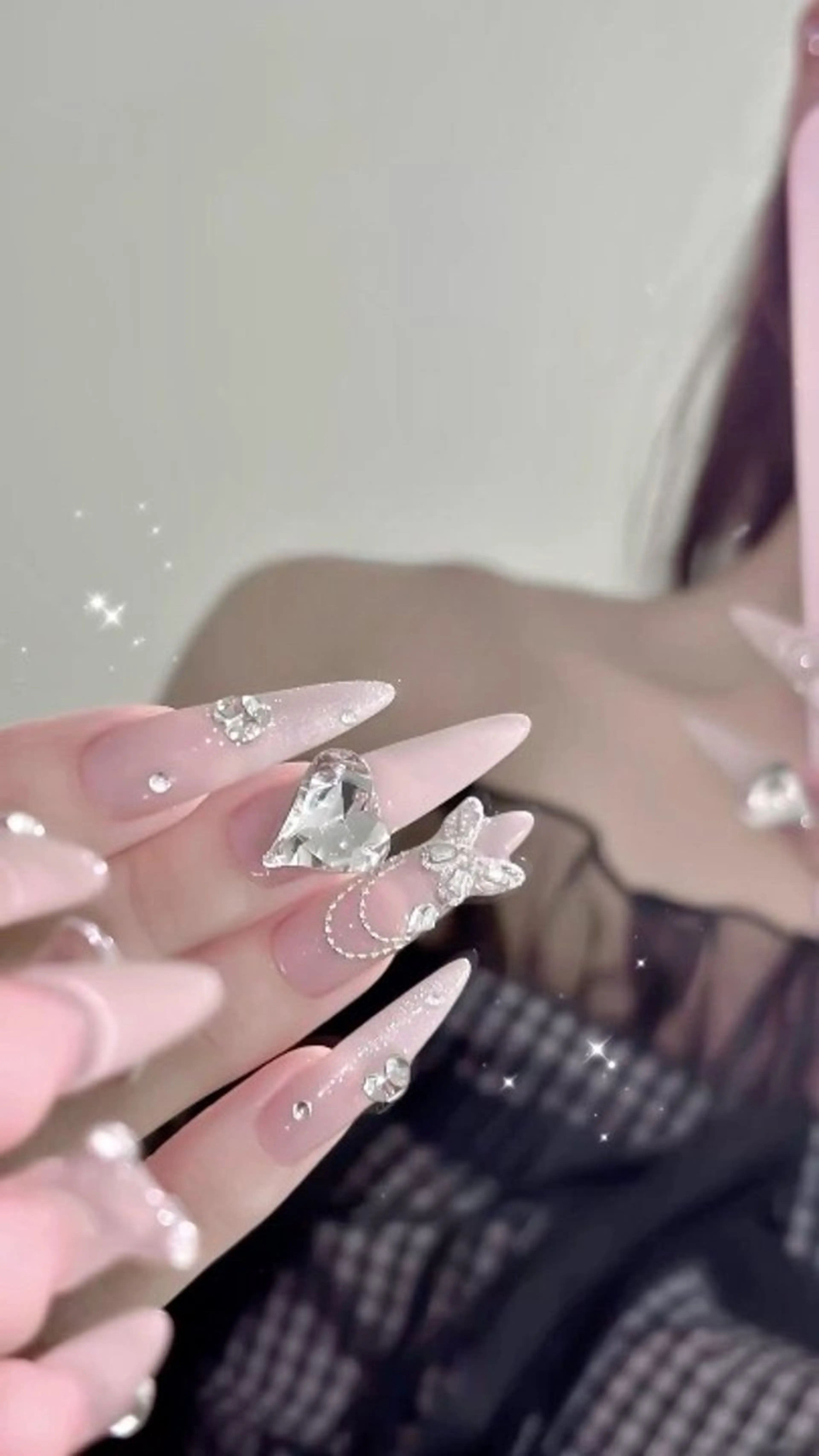 カラー グラデーションカラー ピンクカラー ハンドネイル AIN Nailのネイルデザイン