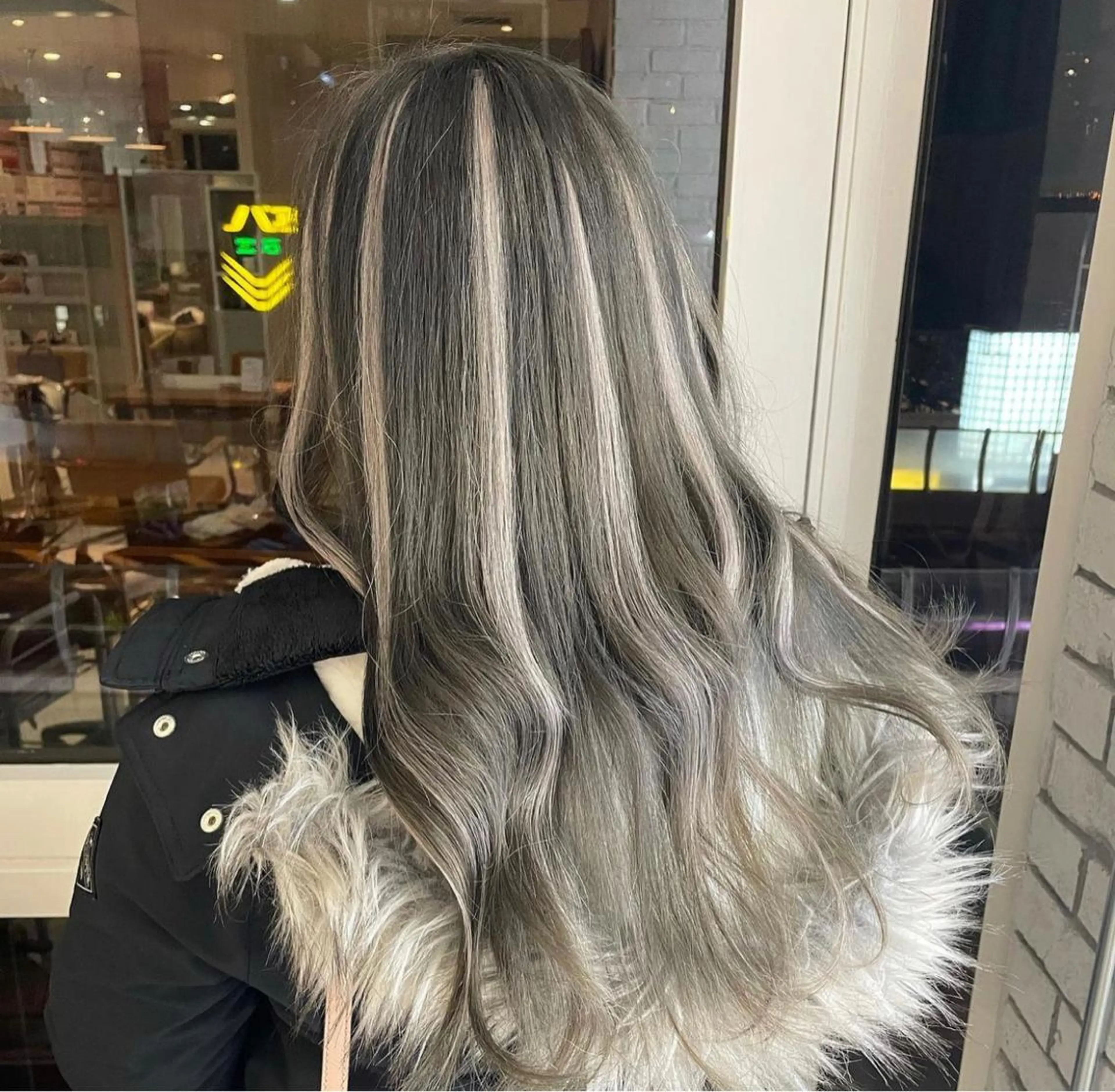 ロング カラー nameless miichiのヘアスタイル