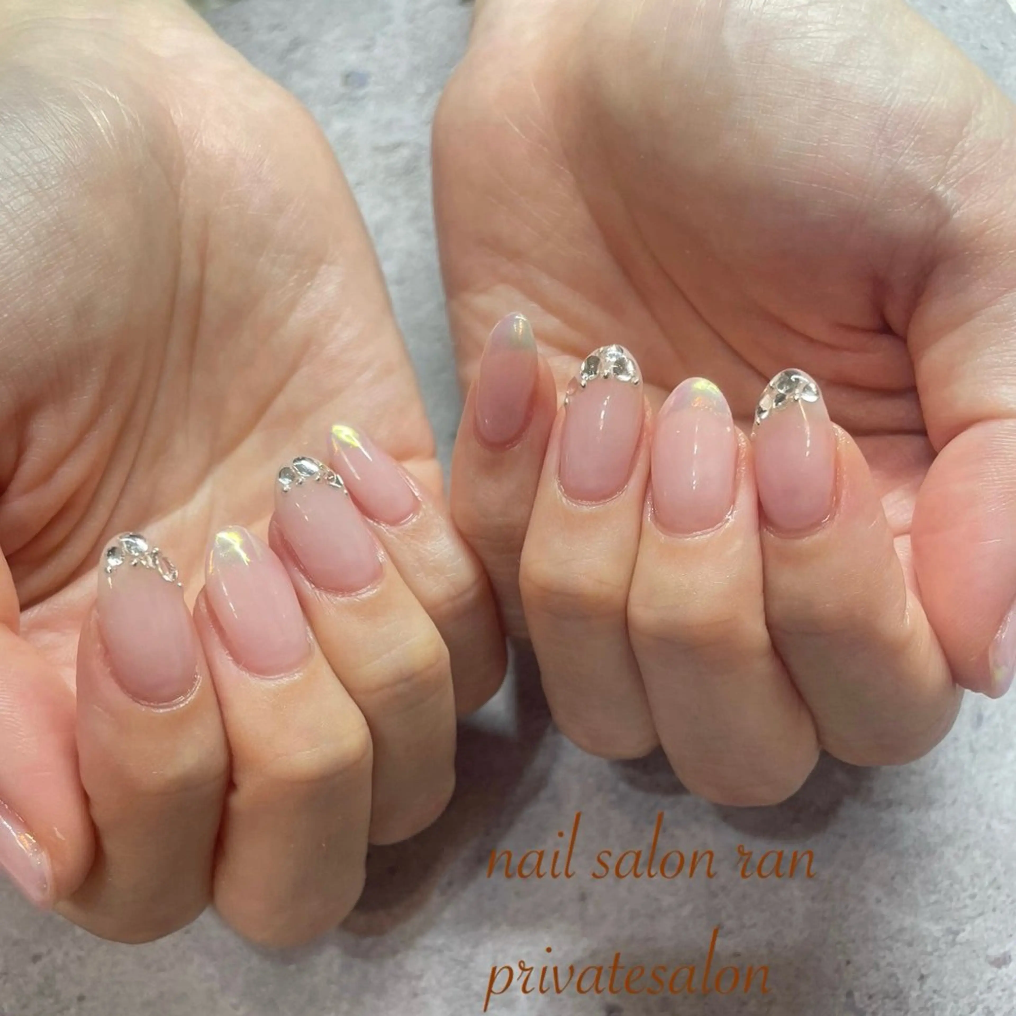 ネイル オーロラネイル フレンチネイル キラキラネイル ミラーネイル ストーンネイル ハンドネイル ハンドケア nailsalon ranのネイルデザイン