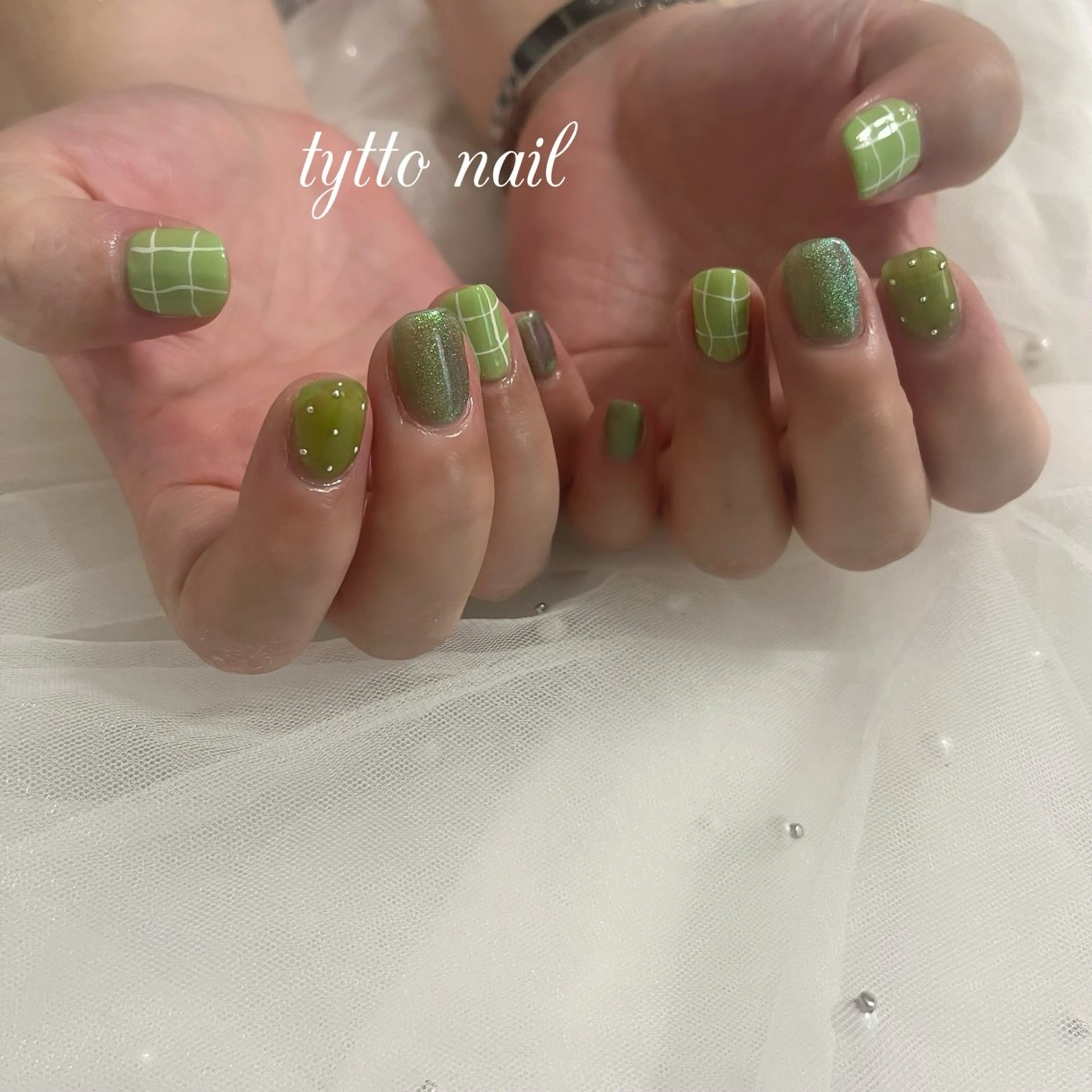 ネイル グリーン マグネットネイル オフィスネイル ワンカラーネイル ショートネイル ハンドネイル tytto nail ❤︎‪‪eri‪‪のネイルデザイン