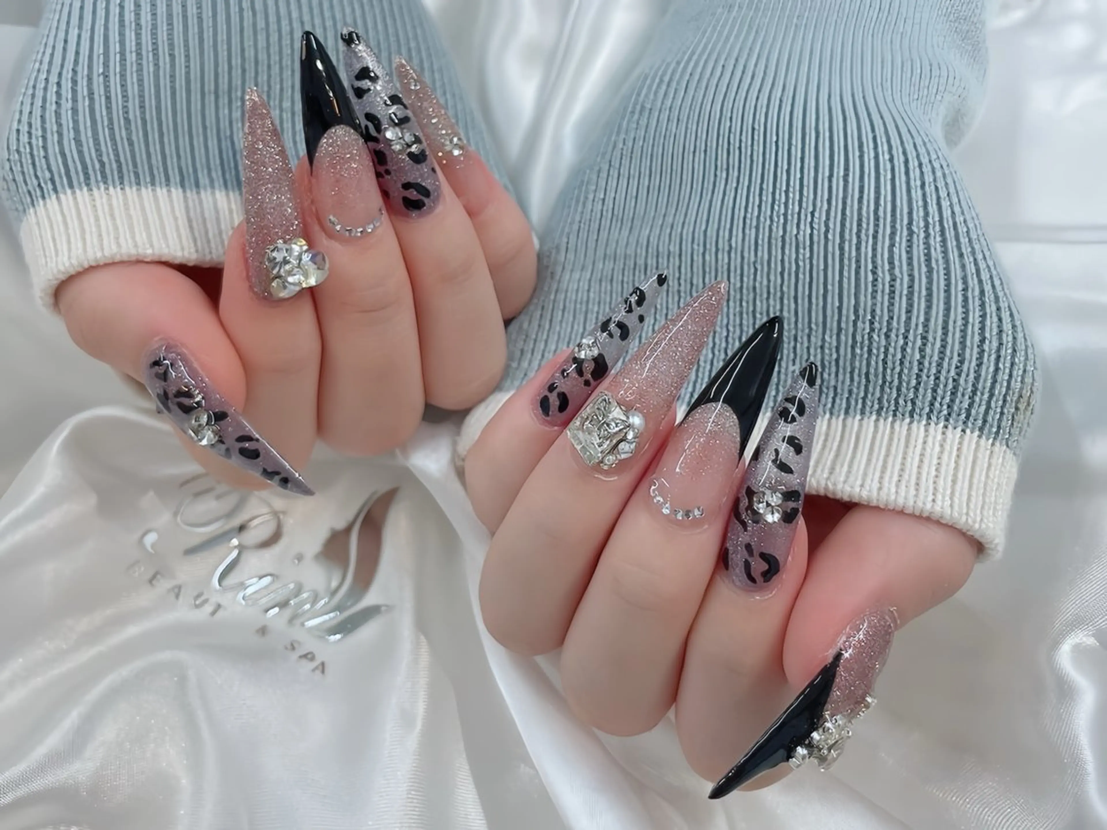 ネイル 成人式 ロングネイル ネイルチップ ハンドネイル Rin Nail 新大久保店のネイルデザイン