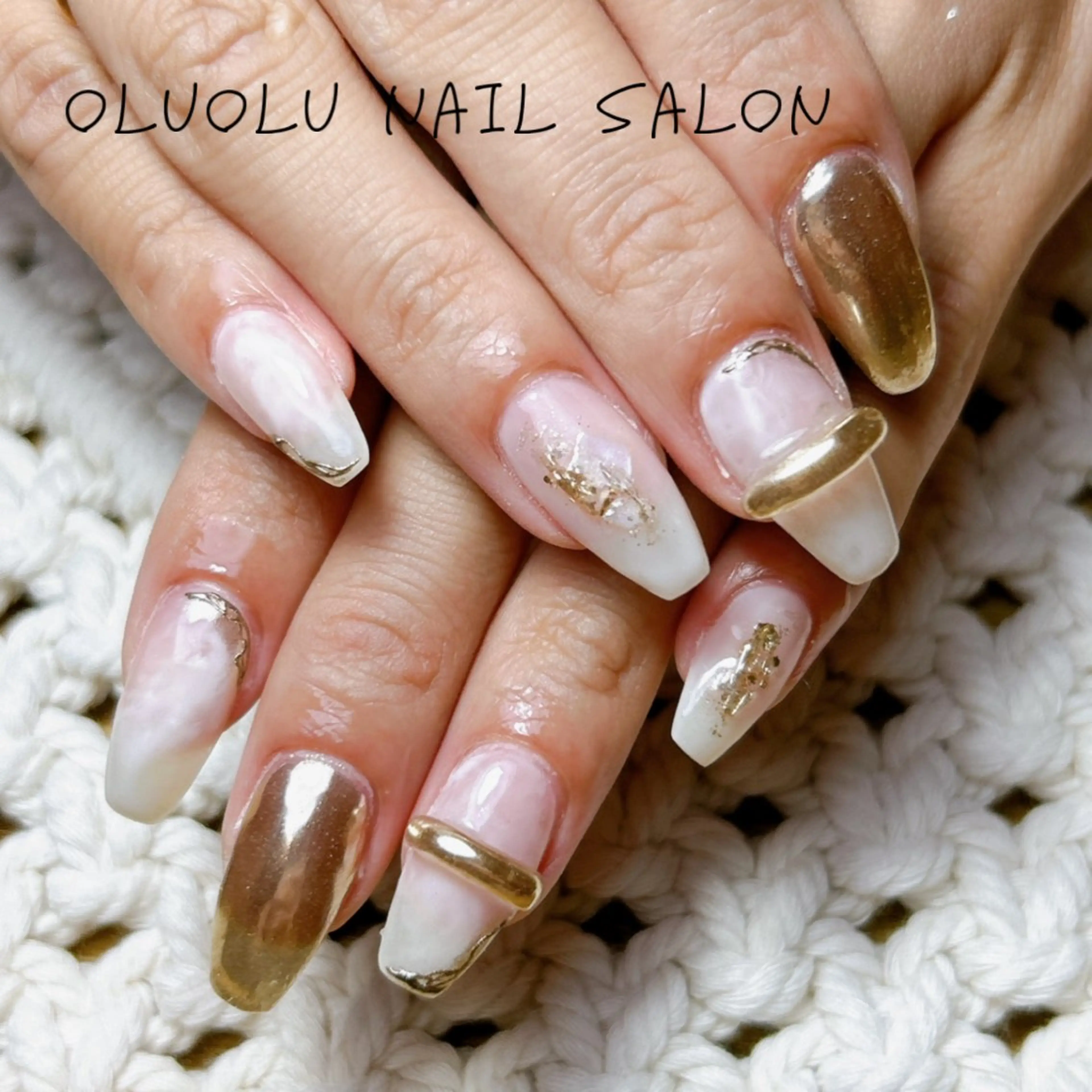 ネイル ミラーネイル ニュアンスネイル ワンホンネイル oluolu nailsalonのネイルデザイン