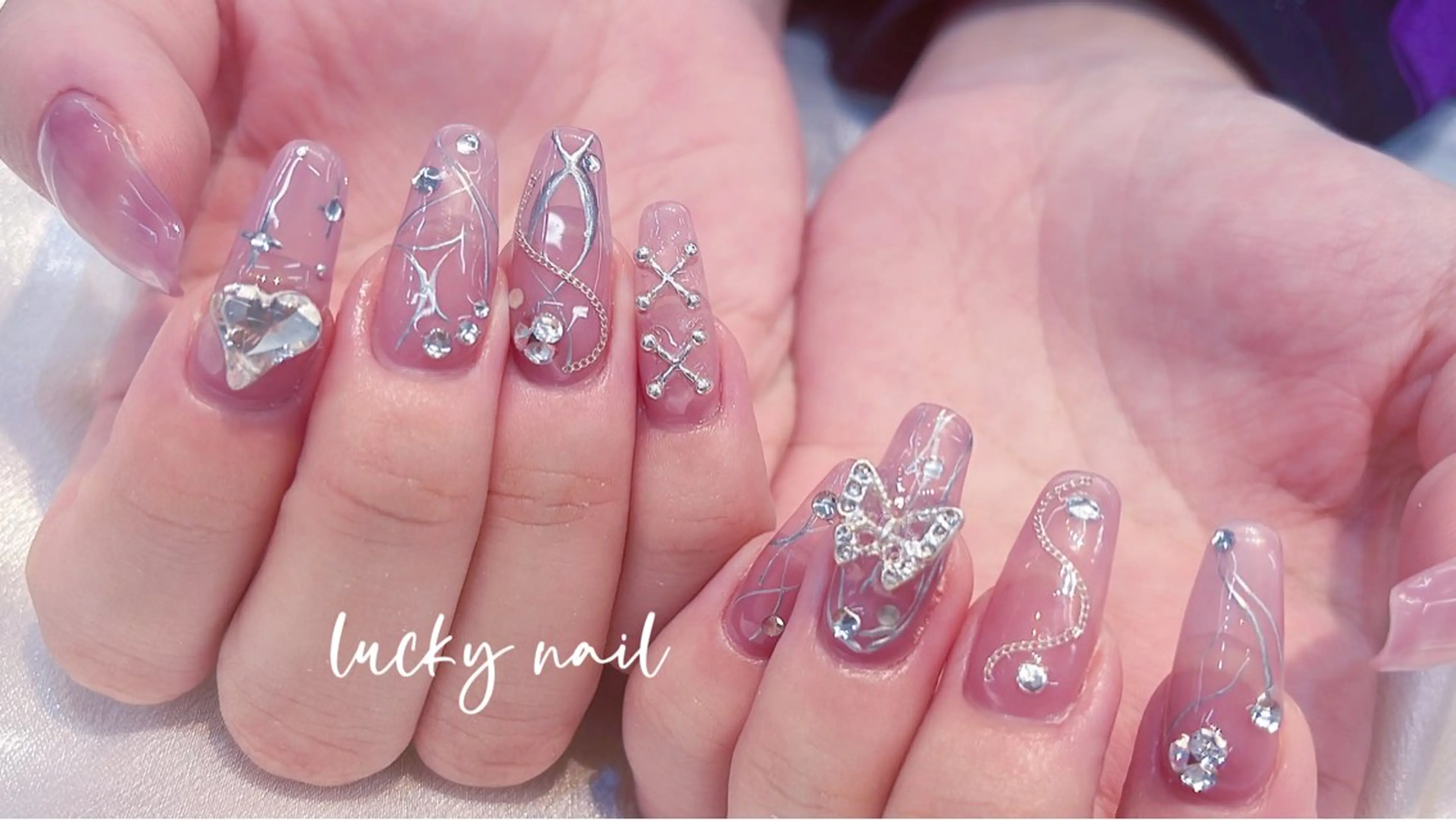 ネイル チークネイル 長さ出し ジェルネイル マグネットネイル 持ち込み ハンドネイル ハンドケア ラッキーネイルサロン 西川口東口店のネイルデザイン